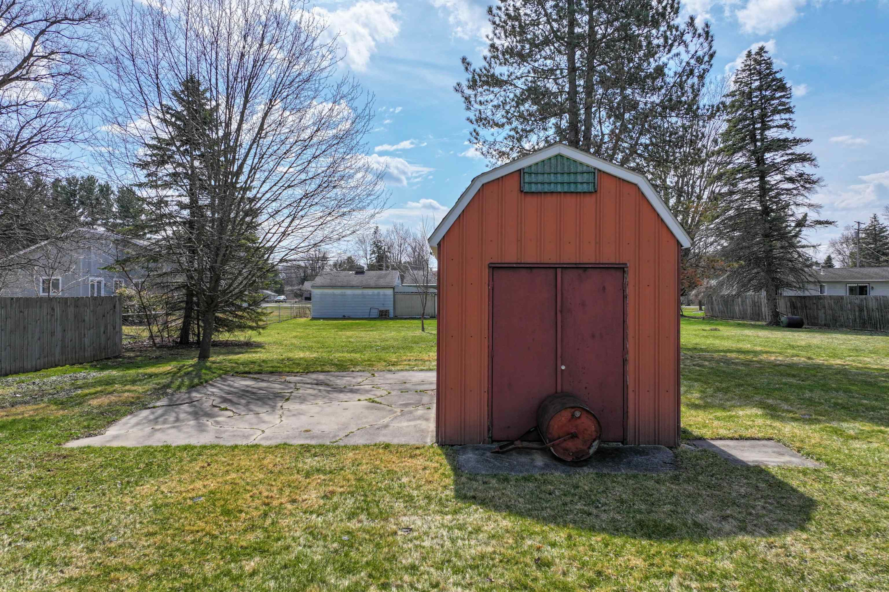 5226 Washtenaw Street, Burton, MI 48509 — Photo 31