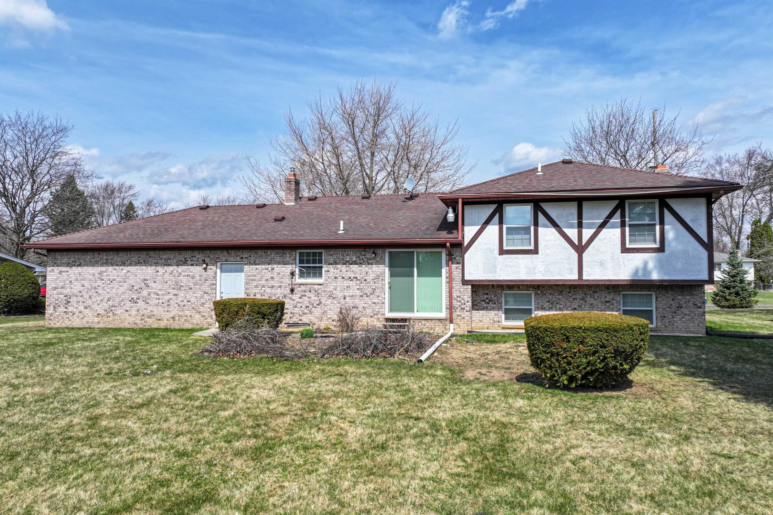 5226 Washtenaw Street, Burton, MI 48509 — Photo 33