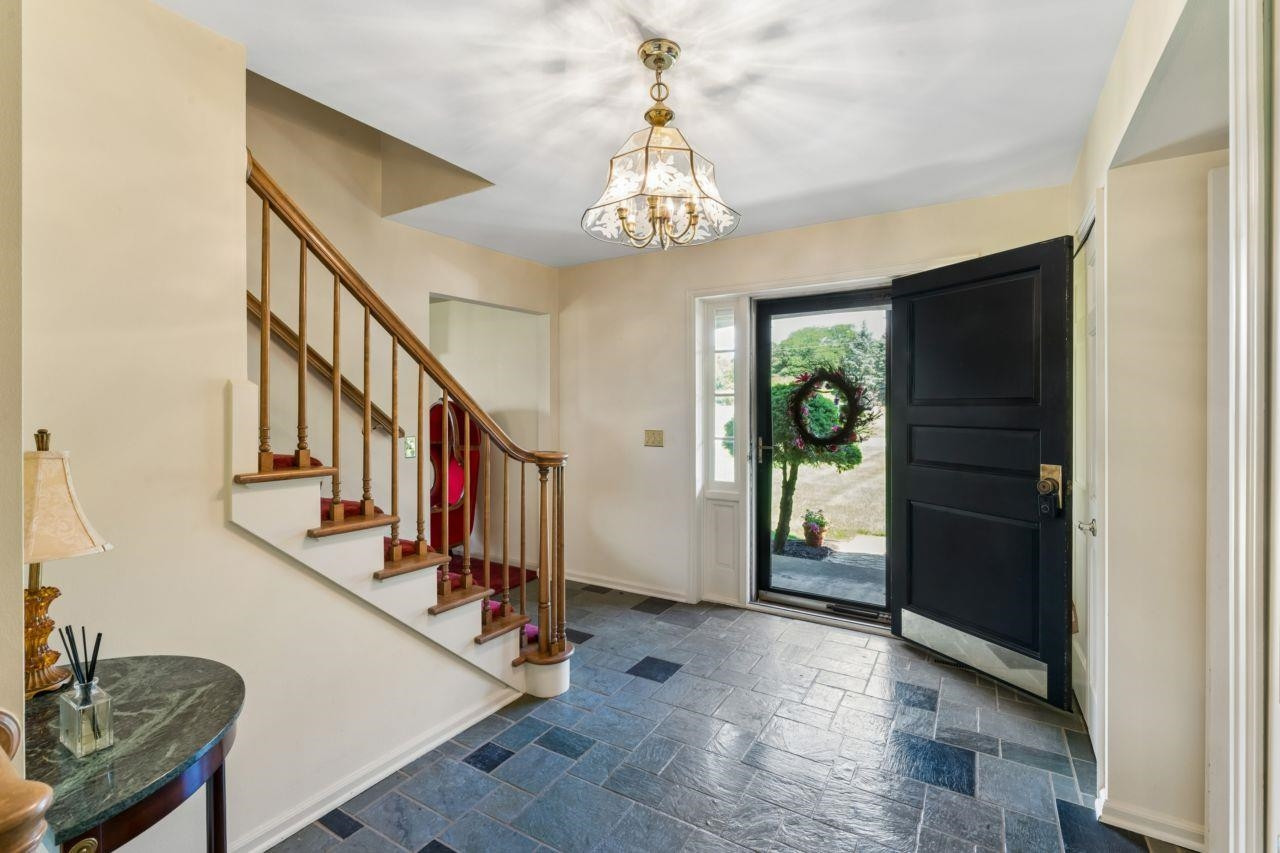 6054 Winged Foot Drive, Grand Blanc, MI 48439 — Photo 4
