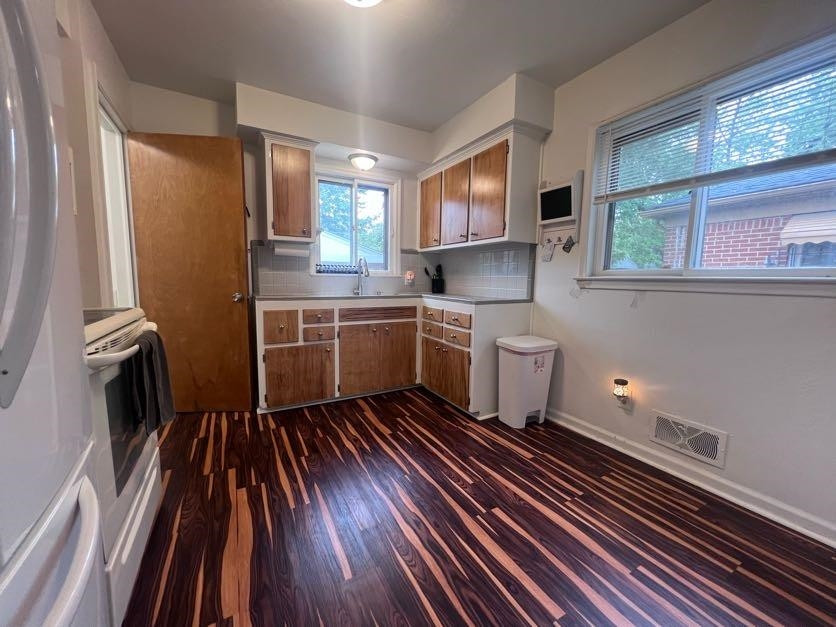 5413 Fleming Road, Flint, MI 48504 — Photo 18