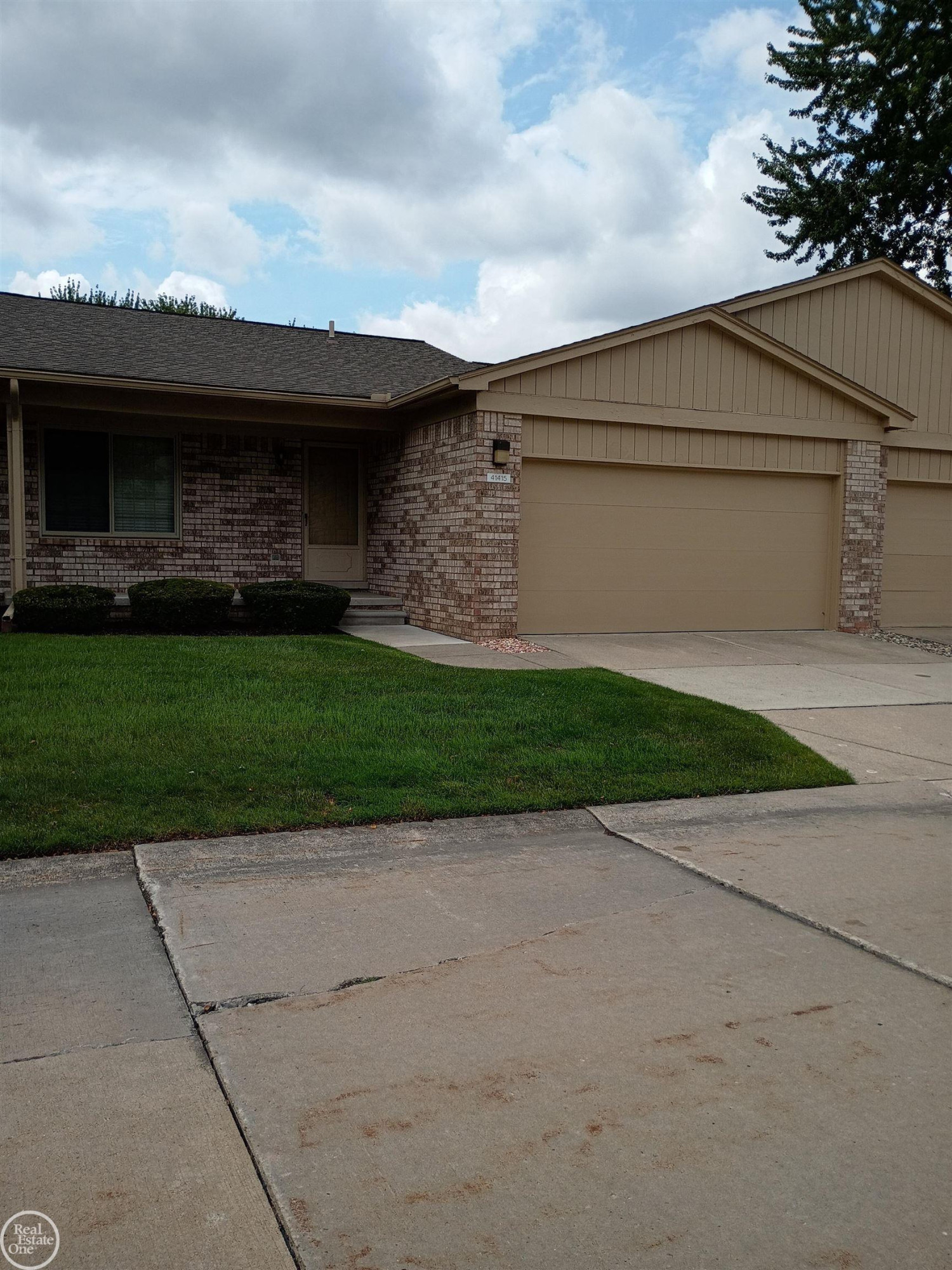 41415 Janet Circle, Clinton Twp, MI 48038 — front exterior