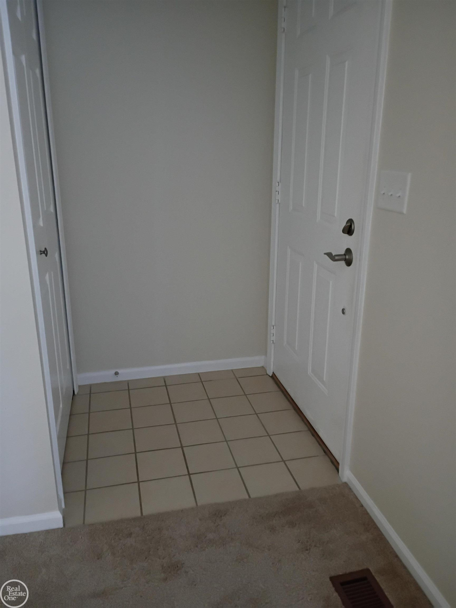 41415 Janet Circle, Clinton Twp, MI 48038 — Photo 24