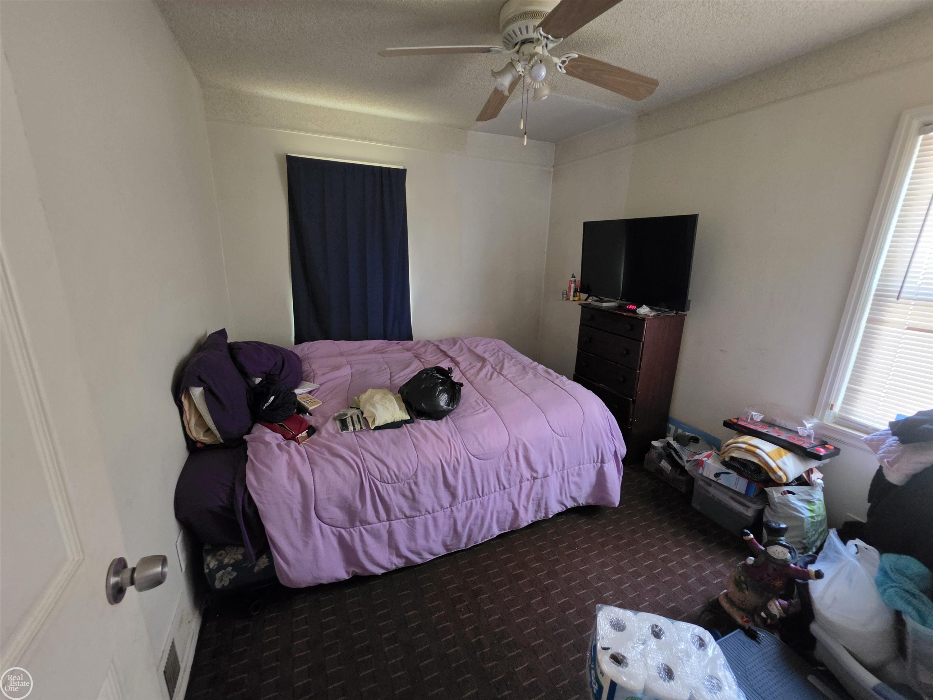 805 E PEARL Avenue, MI 48030 — Photo 2