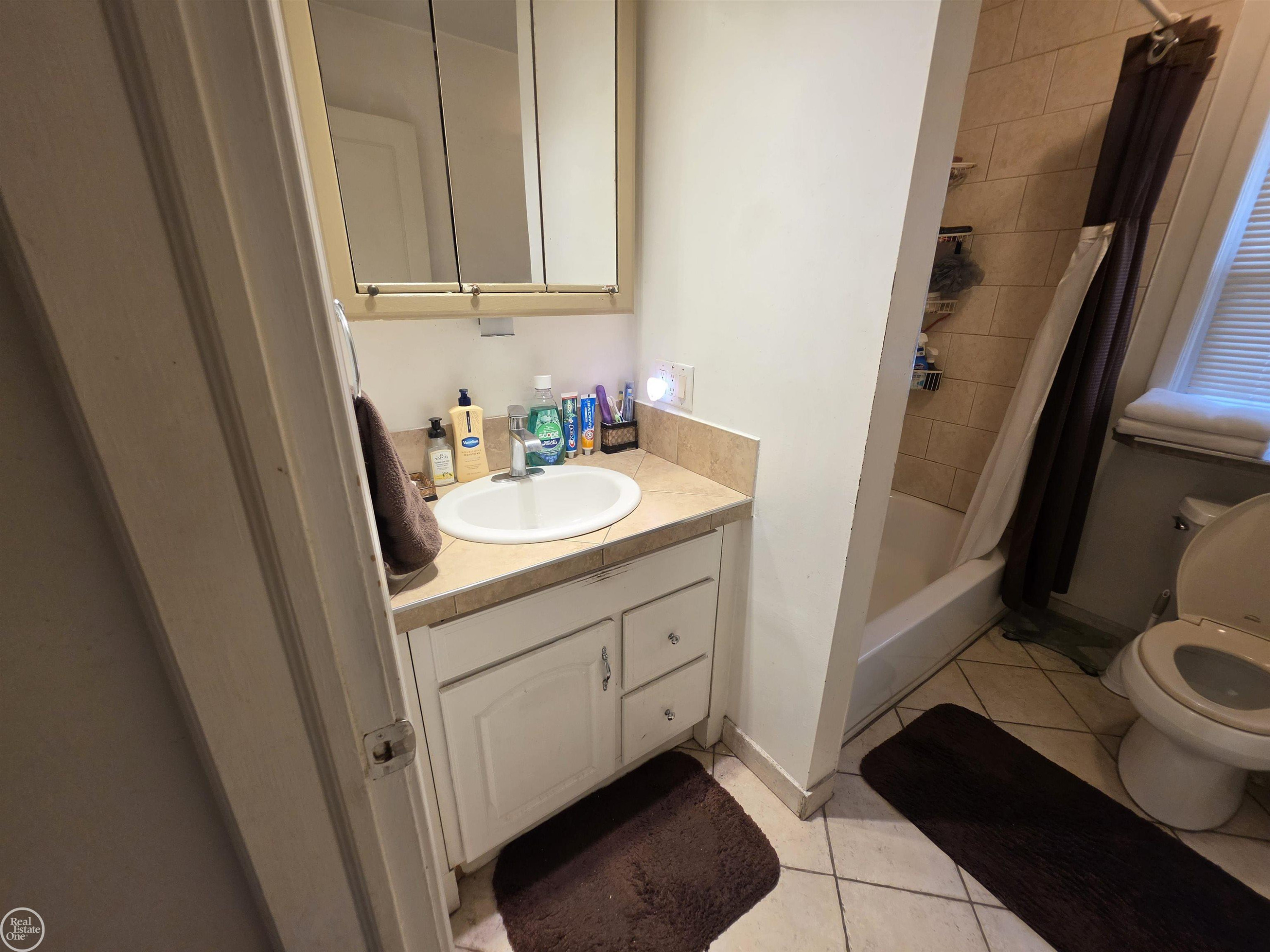 805 E PEARL Avenue, MI 48030 — Photo 4