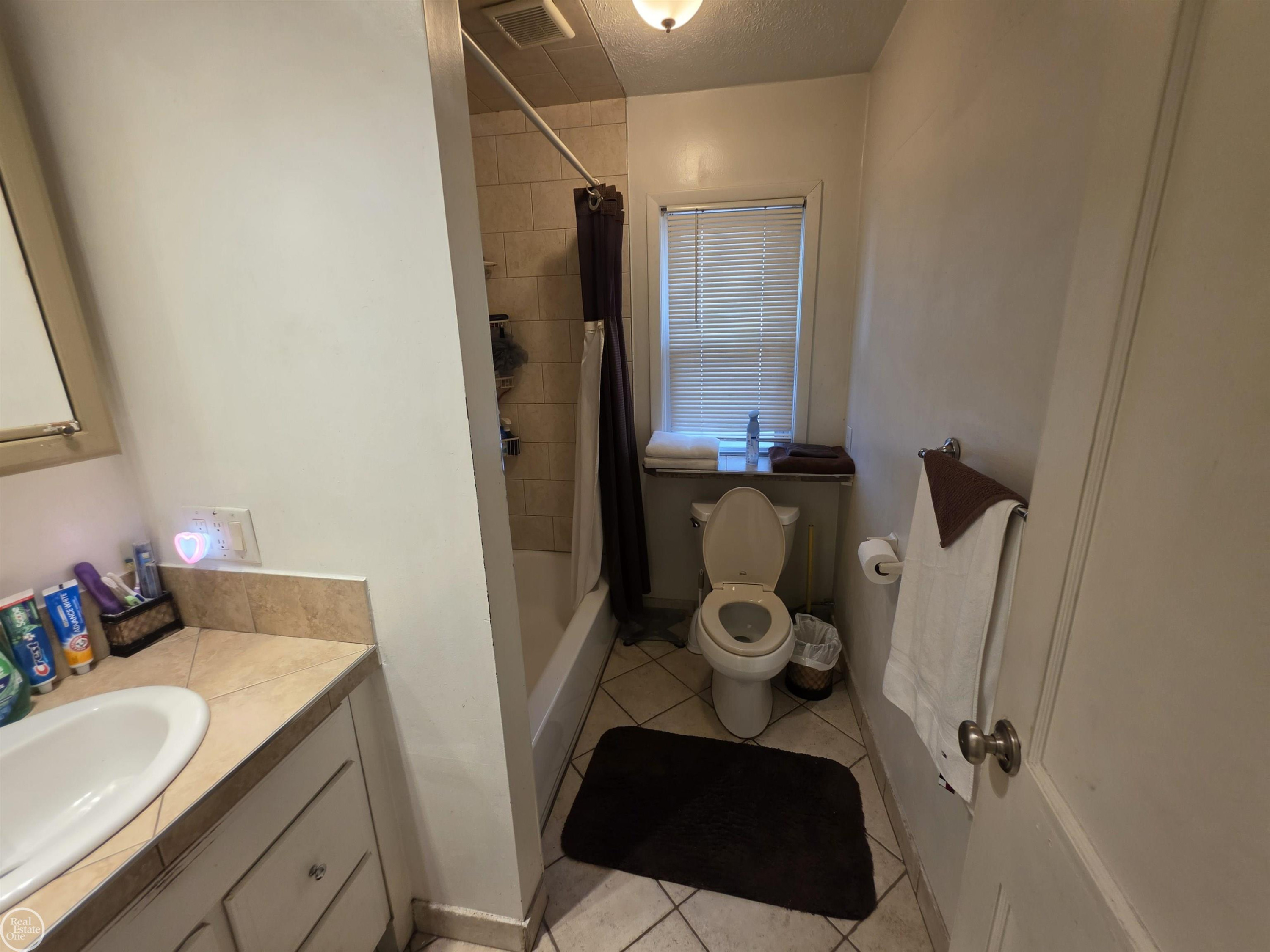805 E PEARL Avenue, MI 48030 — Photo 5