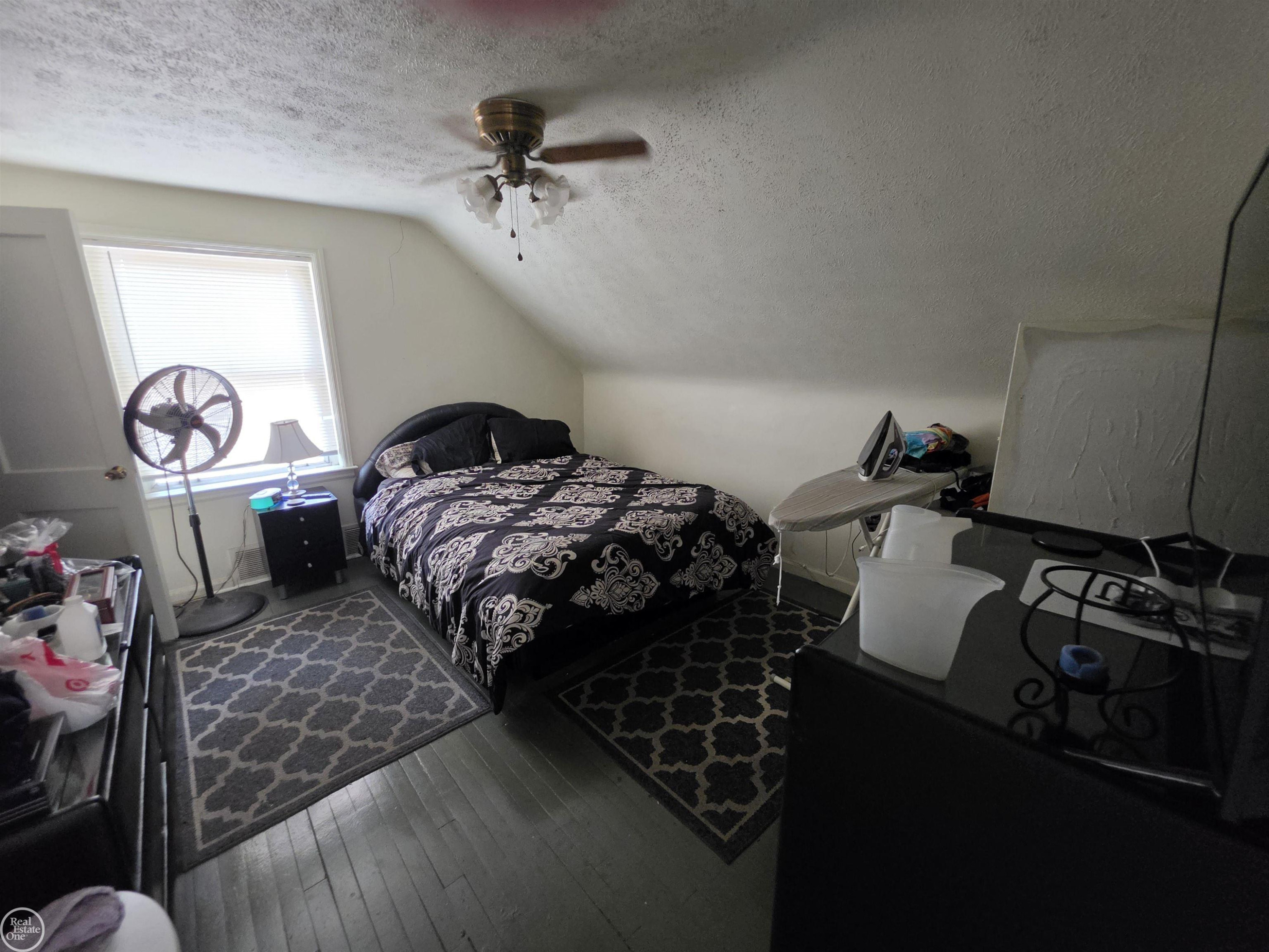805 E PEARL Avenue, MI 48030 — Photo 9