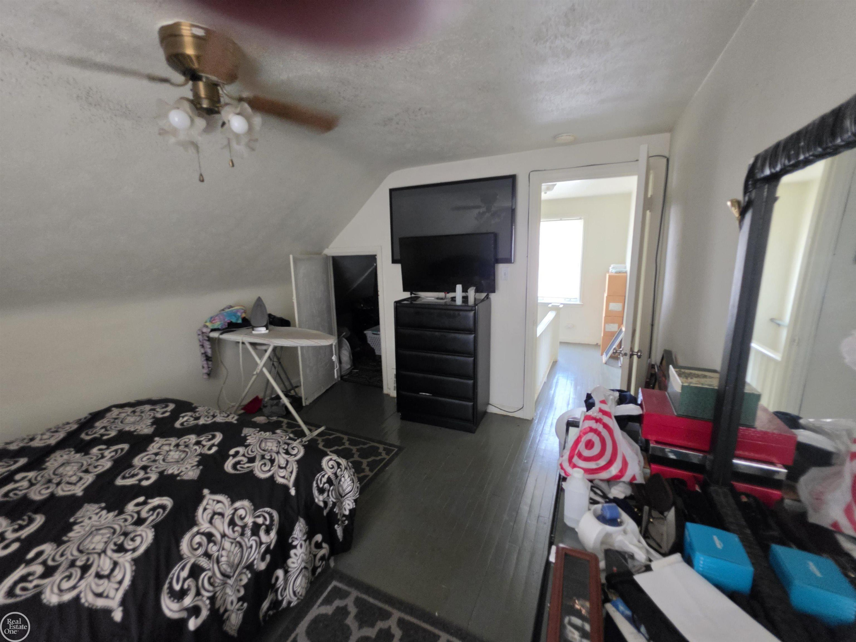 805 E PEARL Avenue, MI 48030 — Photo 11