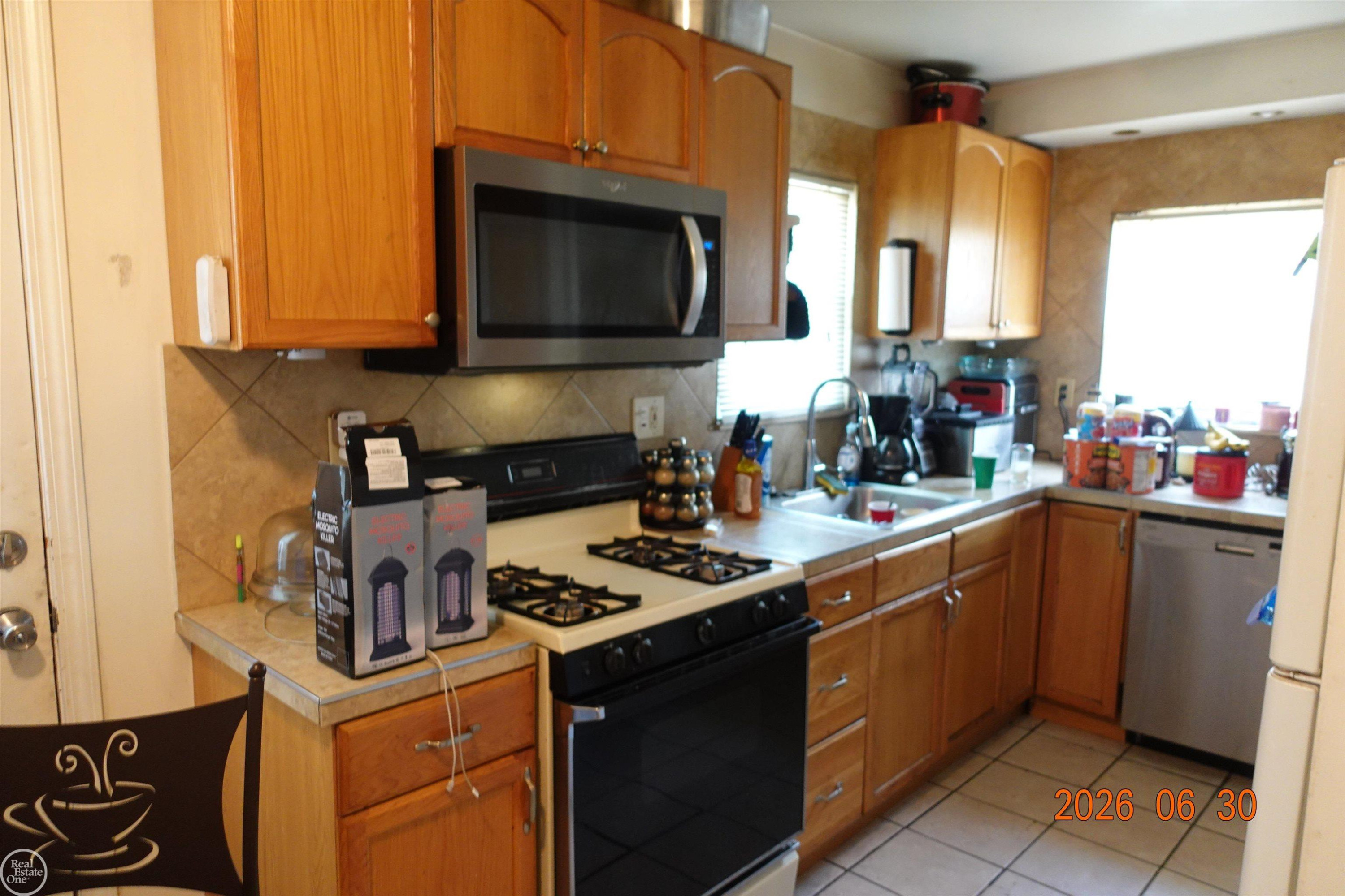 805 E PEARL Avenue, MI 48030 — Photo 12