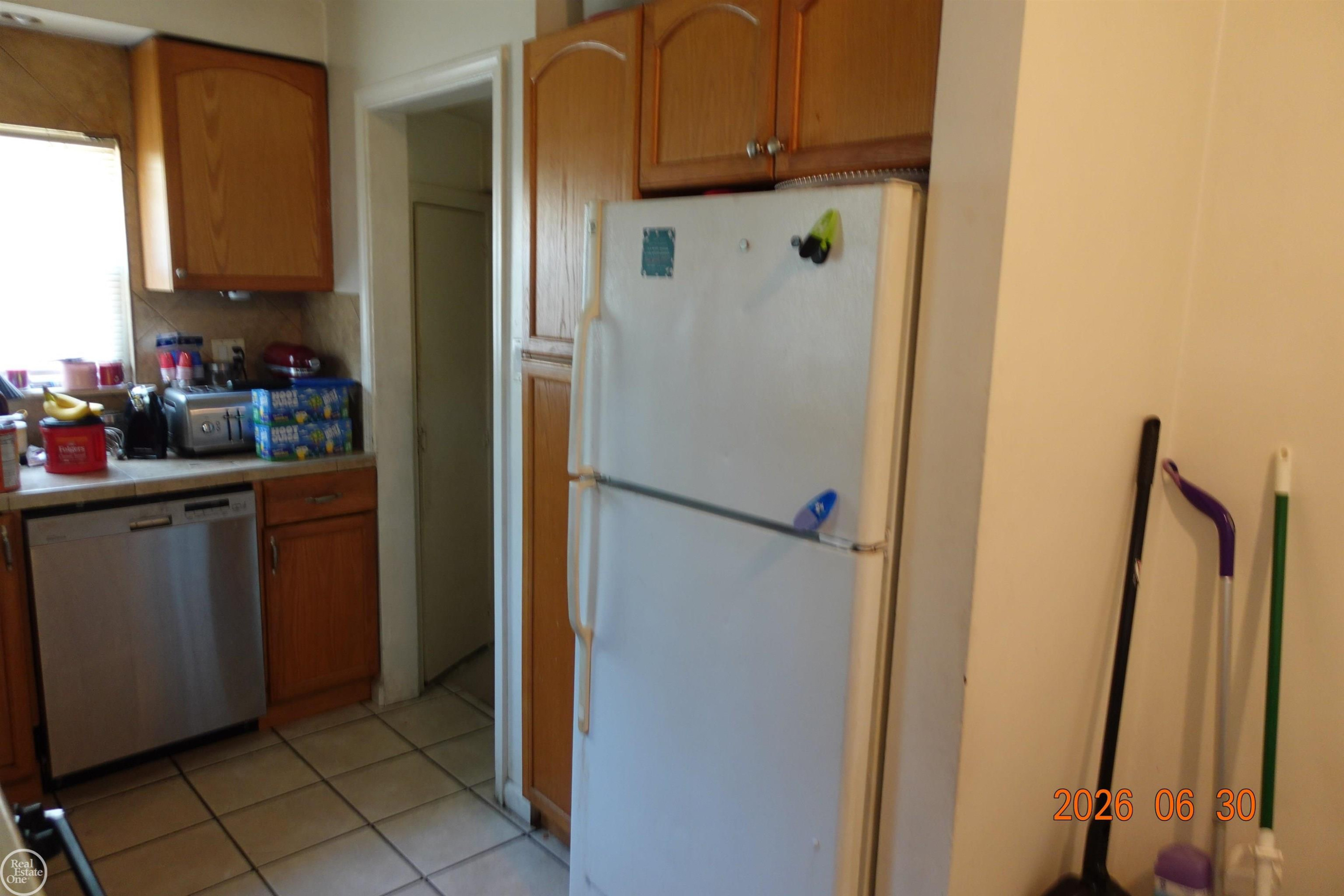 805 E PEARL Avenue, MI 48030 — Photo 14