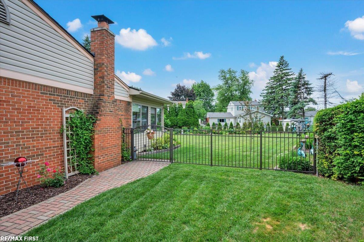 39755 Spitz Drive, Sterling Heights, MI 48313 — Photo 8