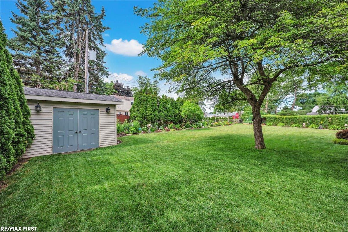 39755 Spitz Drive, Sterling Heights, MI 48313 — Photo 9