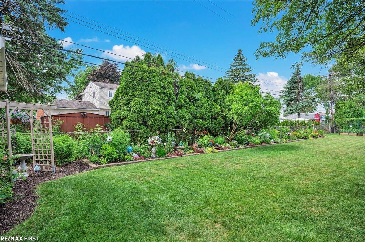 39755 Spitz Drive, Sterling Heights, MI 48313 — Photo 10