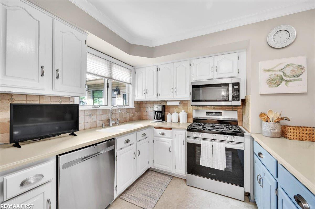 39755 Spitz Drive, Sterling Heights, MI 48313 — Photo 21