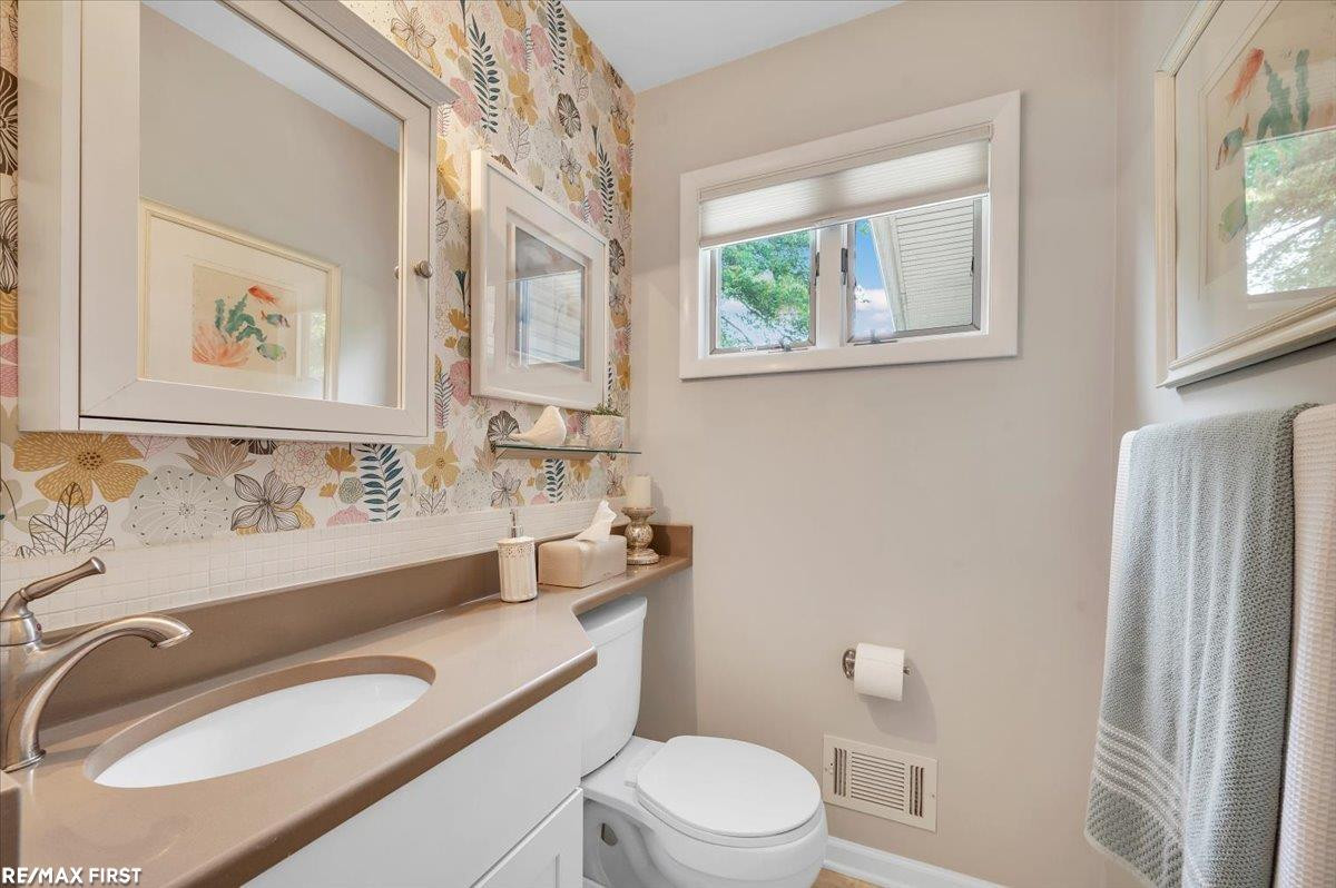 39755 Spitz Drive, Sterling Heights, MI 48313 — Photo 26