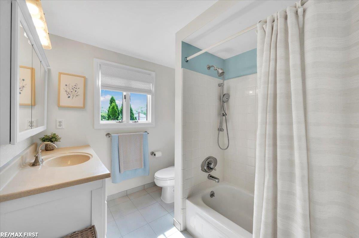 39755 Spitz Drive, Sterling Heights, MI 48313 — Photo 30