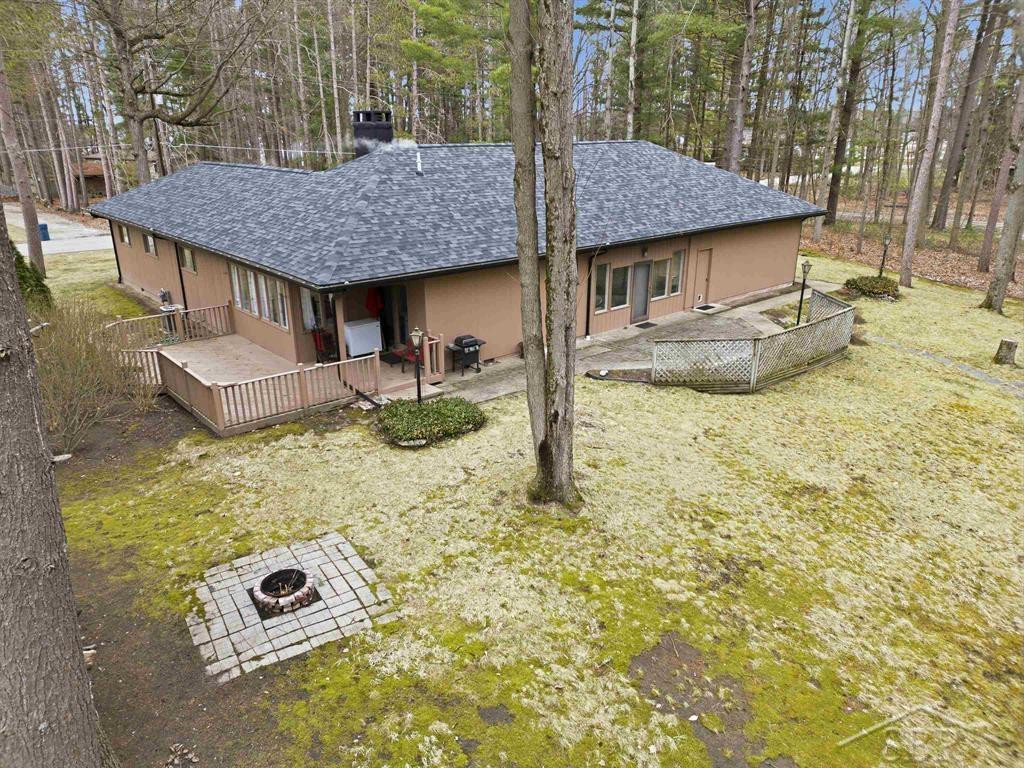 547 W Peterson Drive, Sanford, MI 48657 — Photo 2