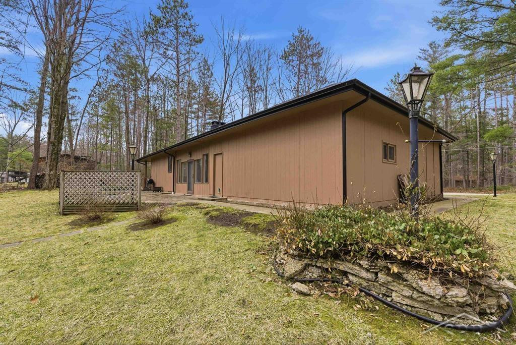 547 W Peterson Drive, Sanford, MI 48657 — Photo 31