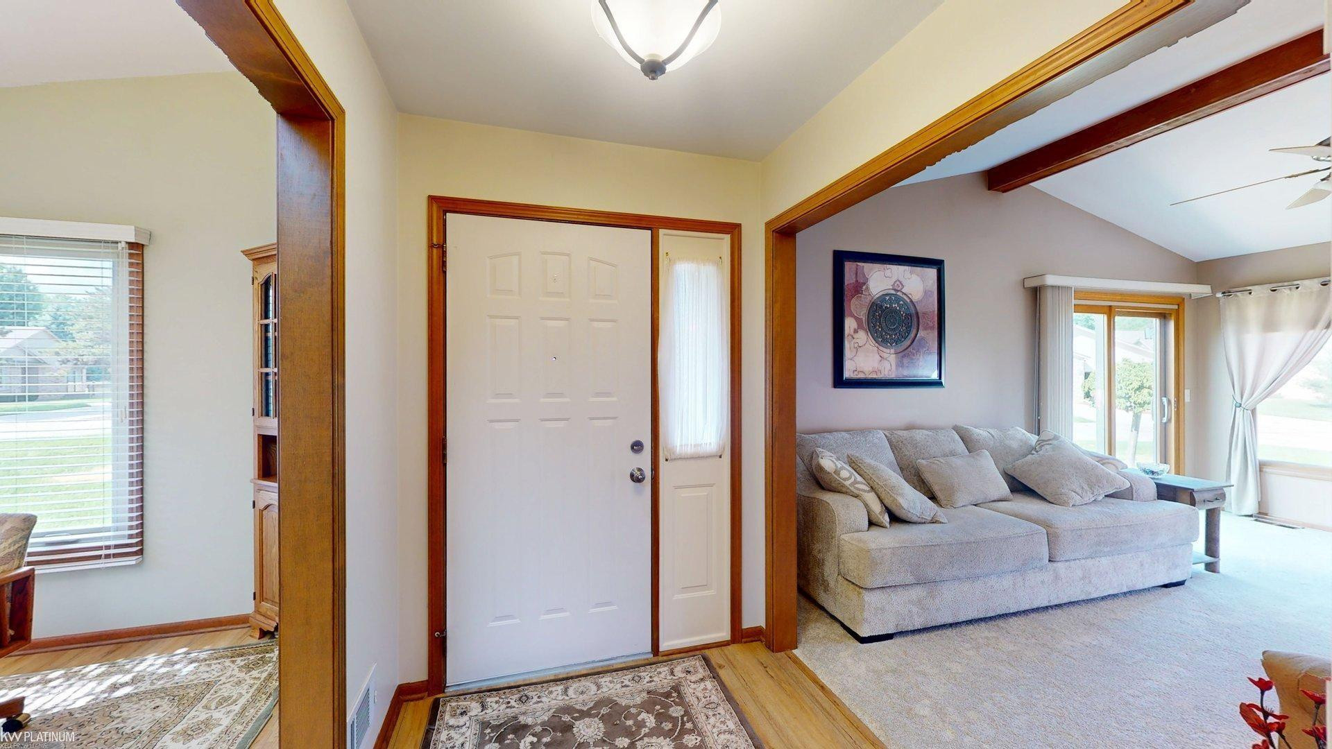 41230 Whispering Oaks Drive, Clinton Twp, MI 48038 — Photo 4