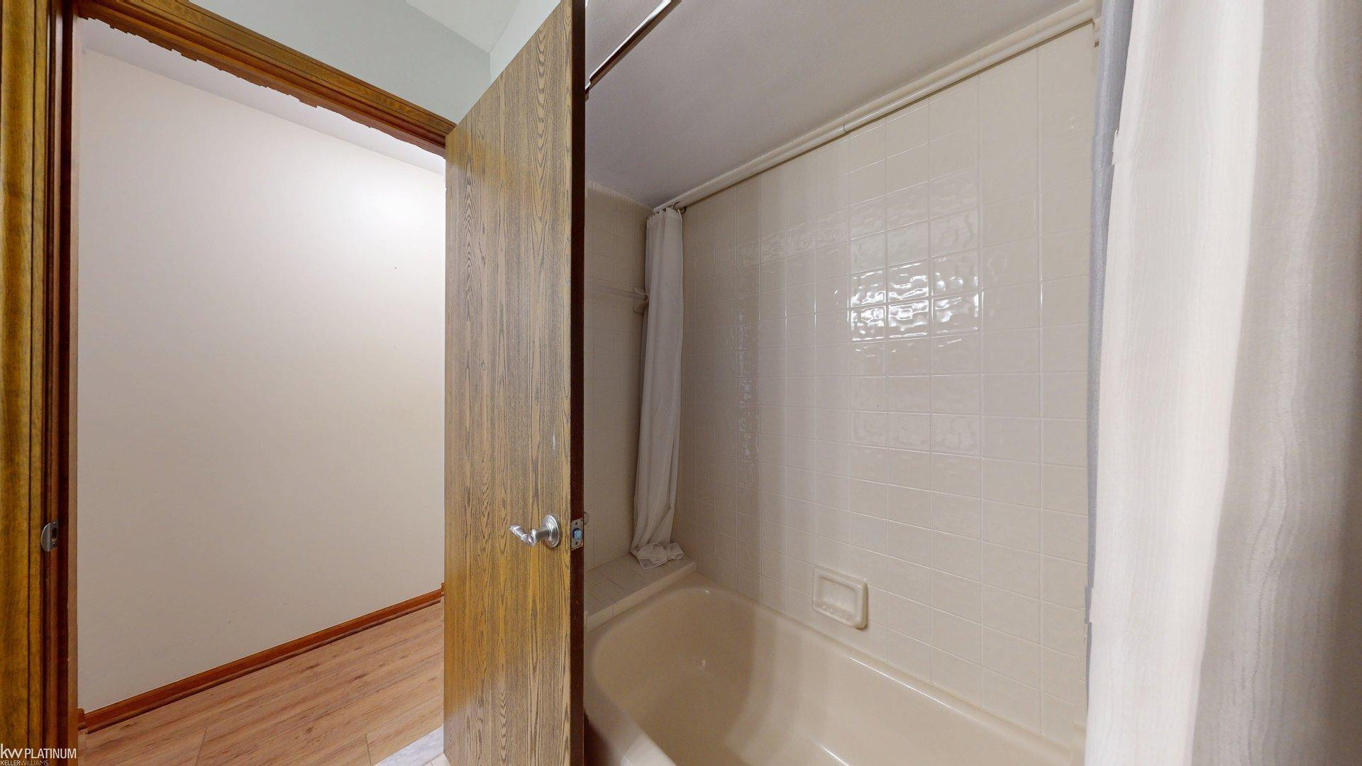 41230 Whispering Oaks Drive, Clinton Twp, MI 48038 — Photo 25