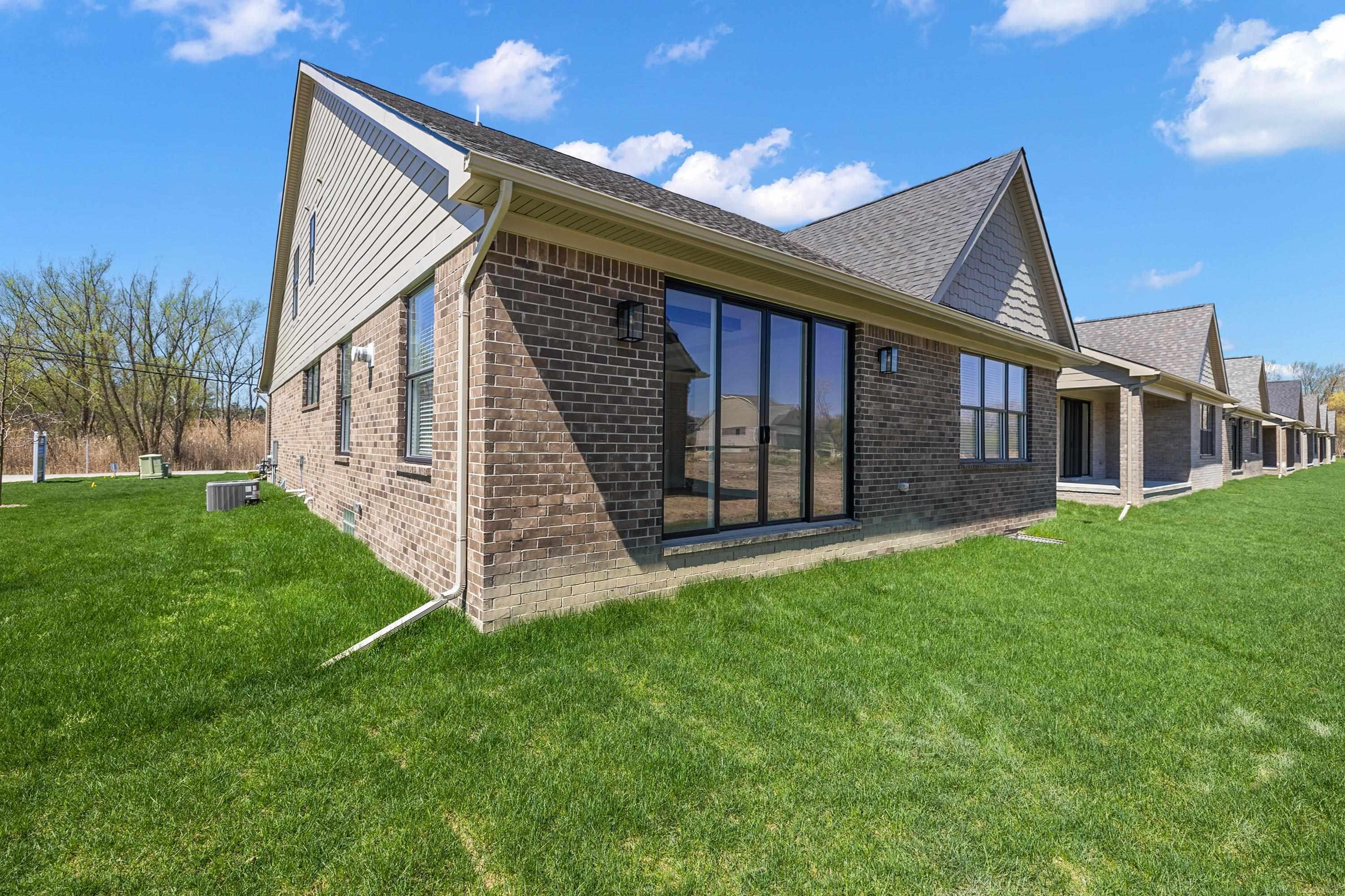 5872 Willow Grove Drive, Troy, MI 48085 — Photo 34