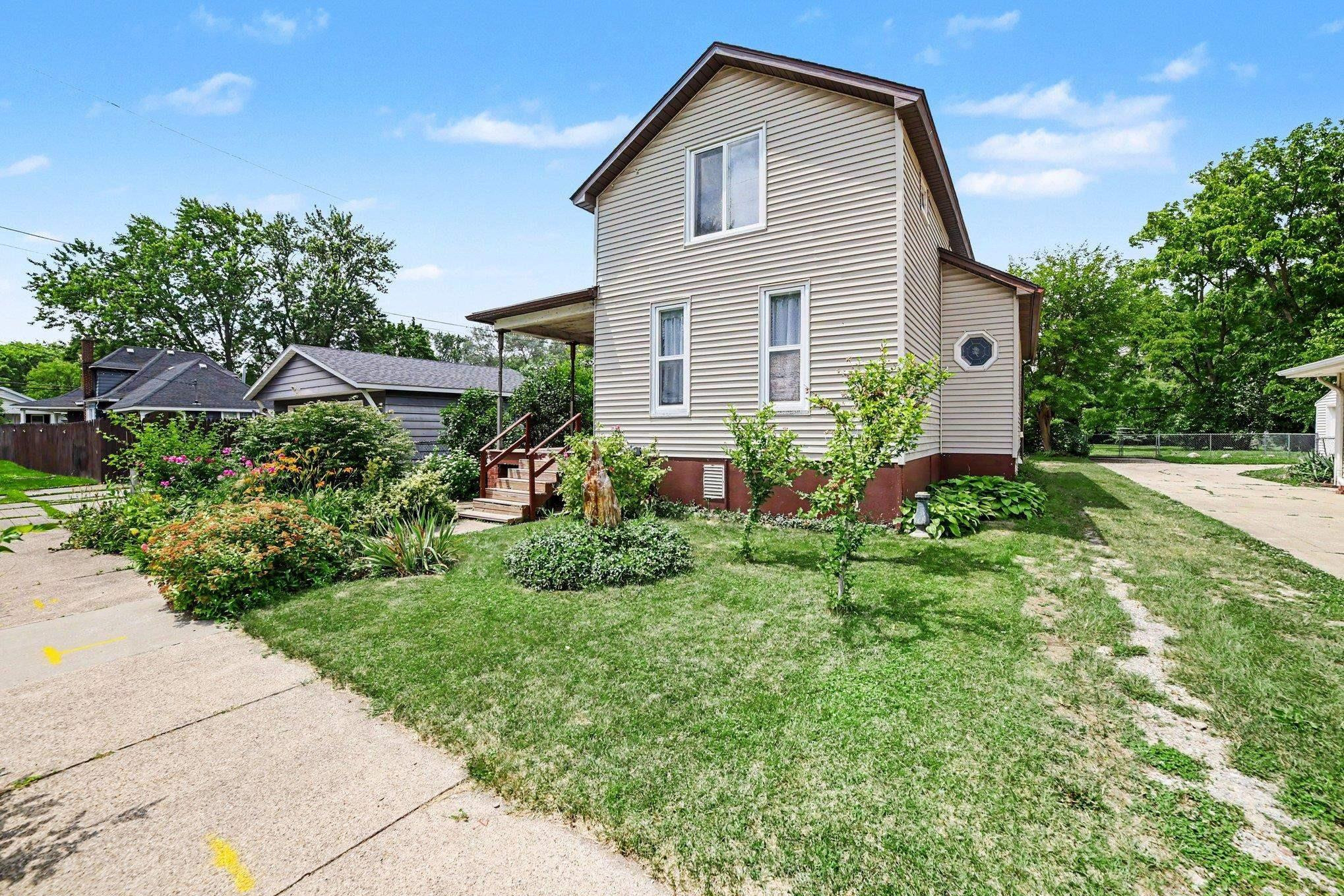 817 Wright Street, Saginaw, MI 48602 — front exterior