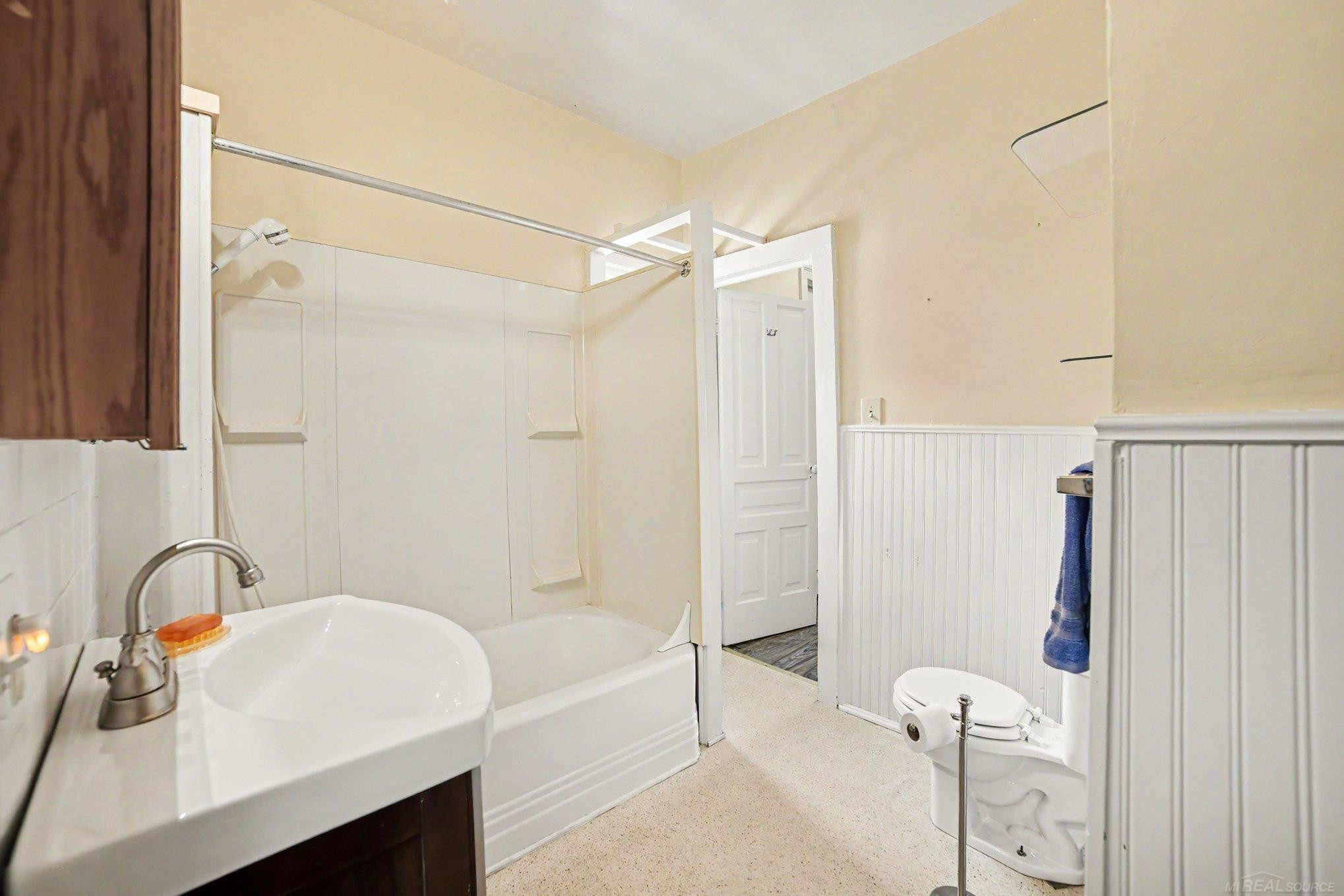 817 Wright Street, Saginaw, MI 48602 — Photo 10