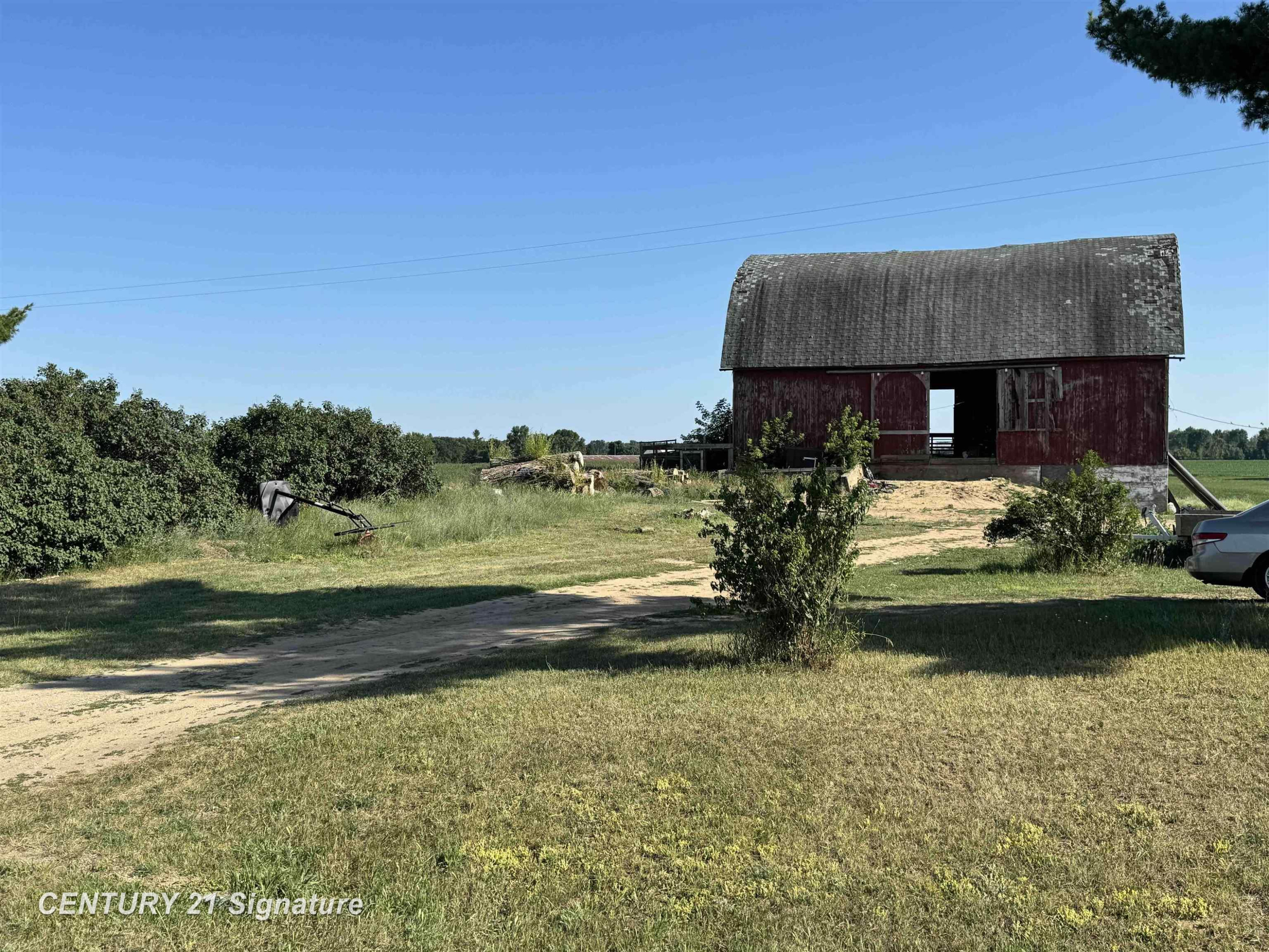 5732 E Grass Lake Road, Clare, MI 48617 — Photo 3