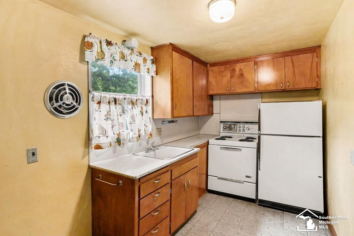 9506 Secor Road, Temperance, MI 48182 — Photo 7