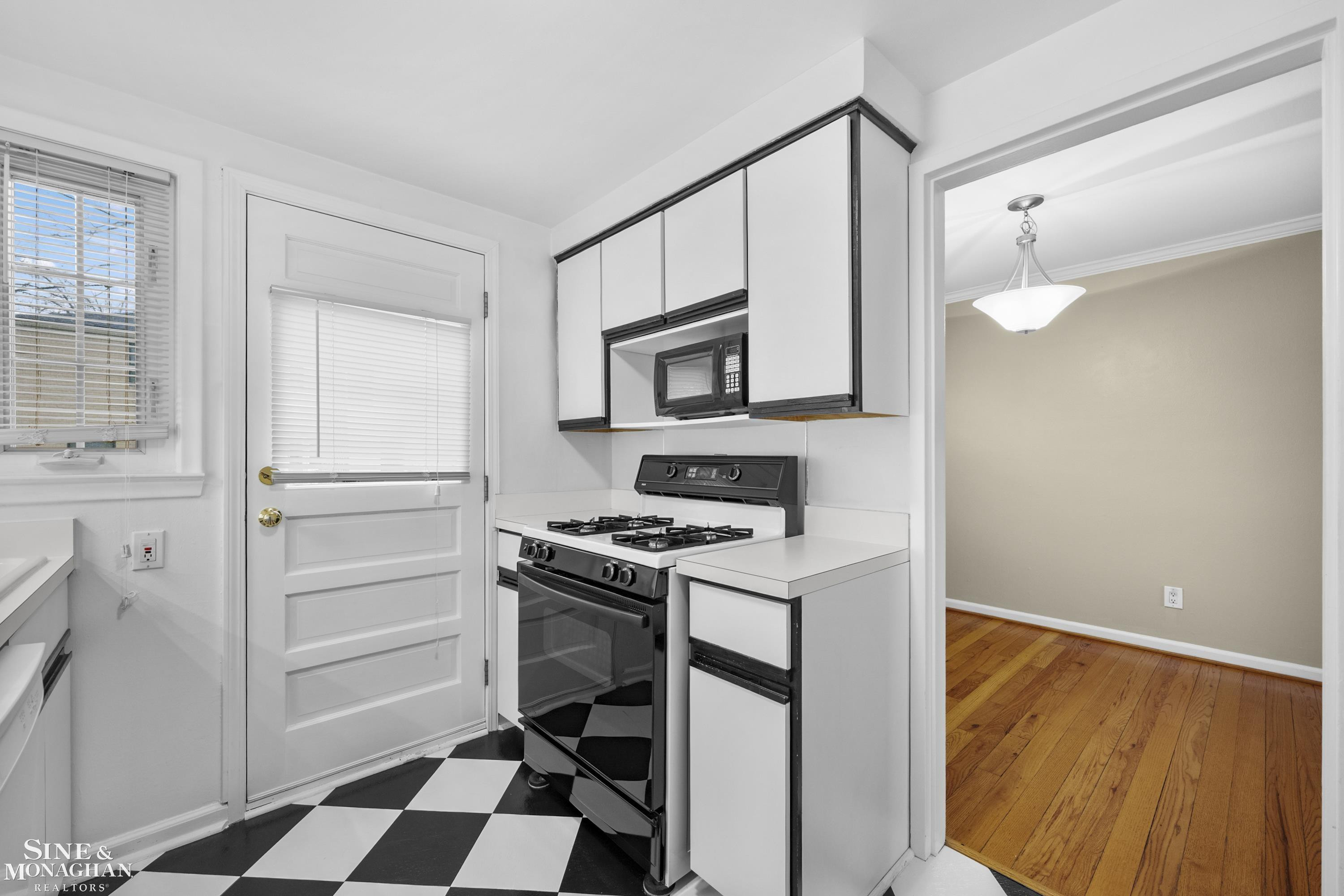 716 Graefield Court, Birmingham, MI 48009 — Photo 10