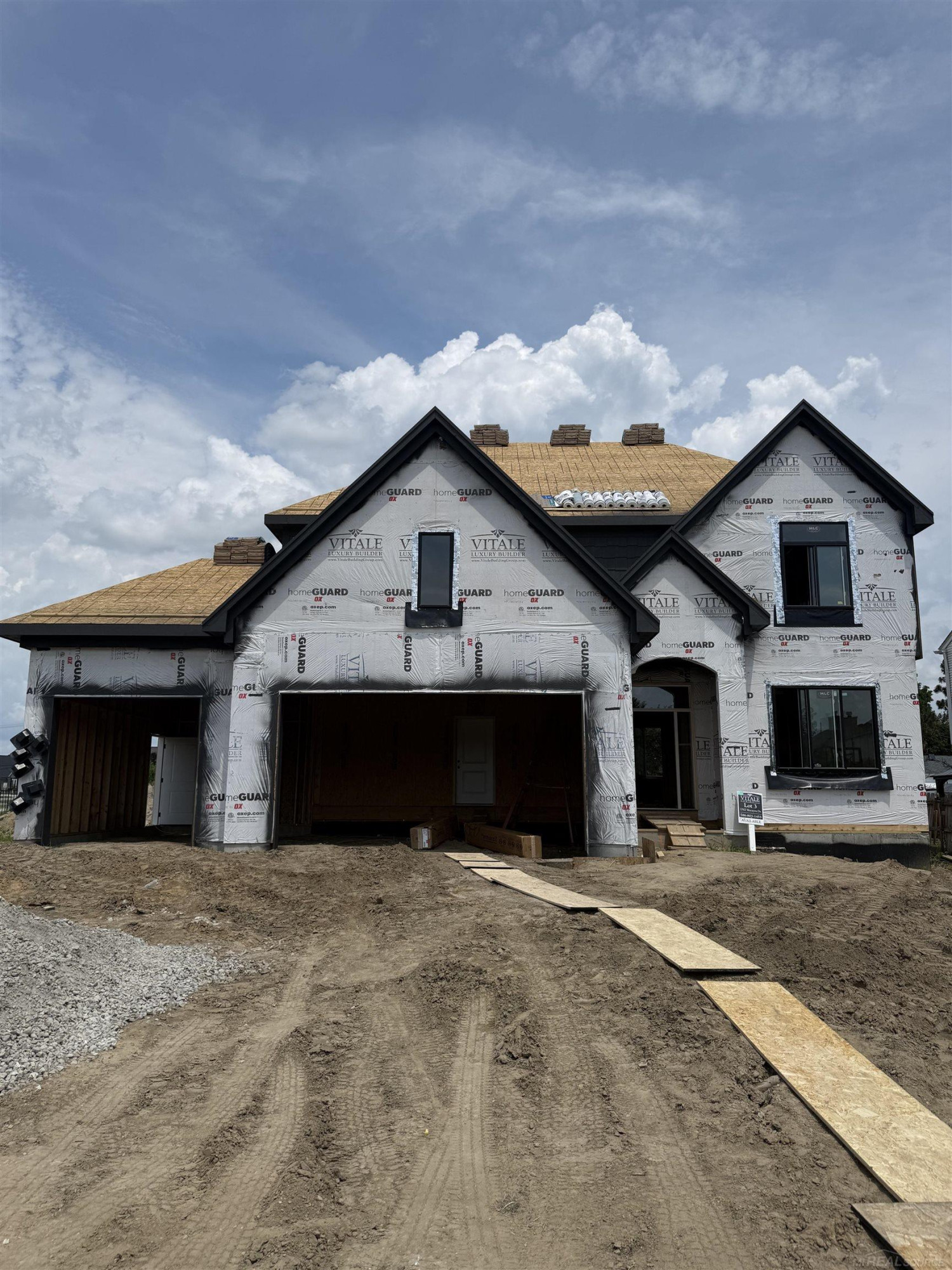 17827 Biscayne Drive, Macomb, MI 48042