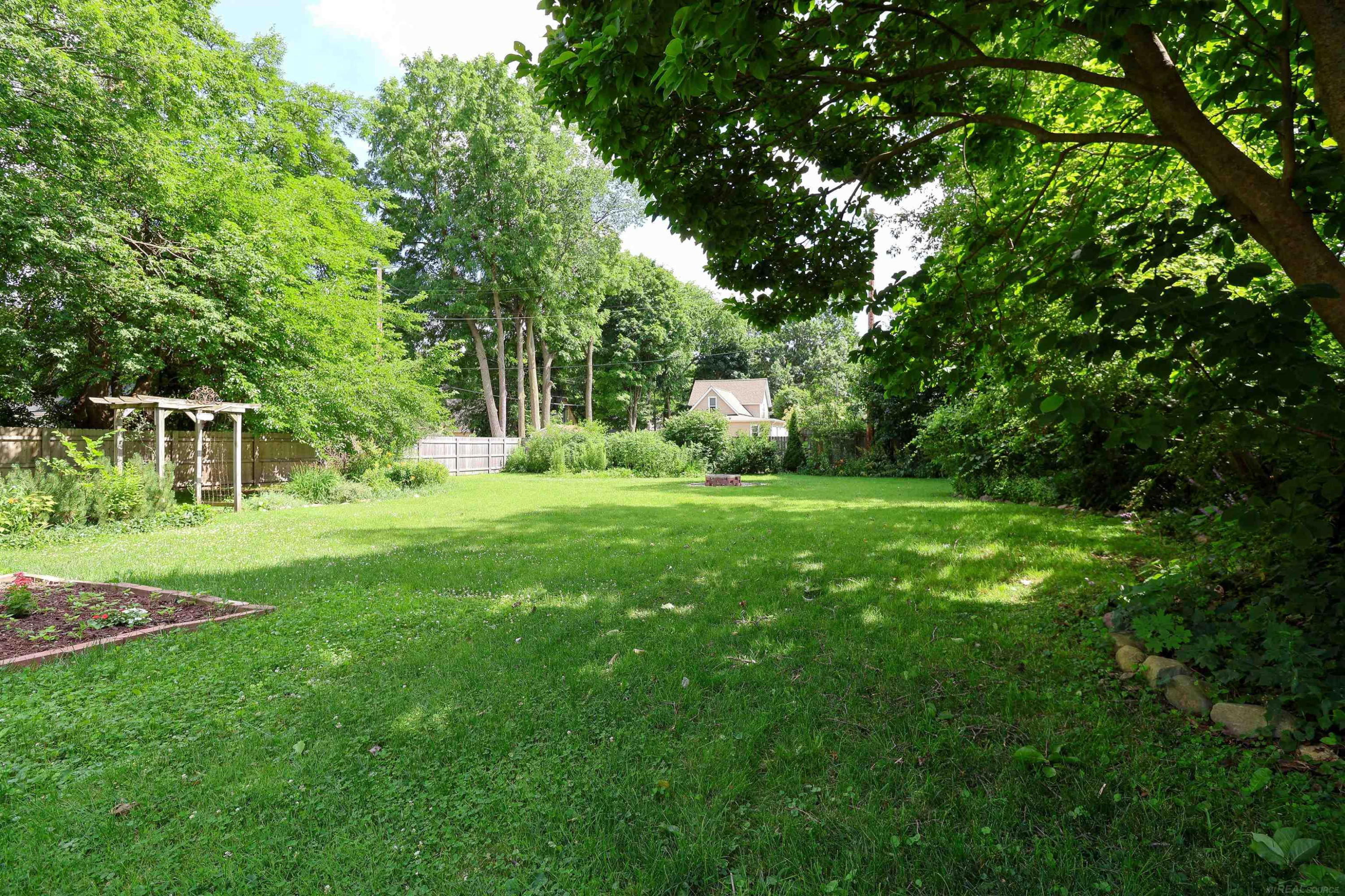 127 Benjamin Street, MI 48065 — Photo 35