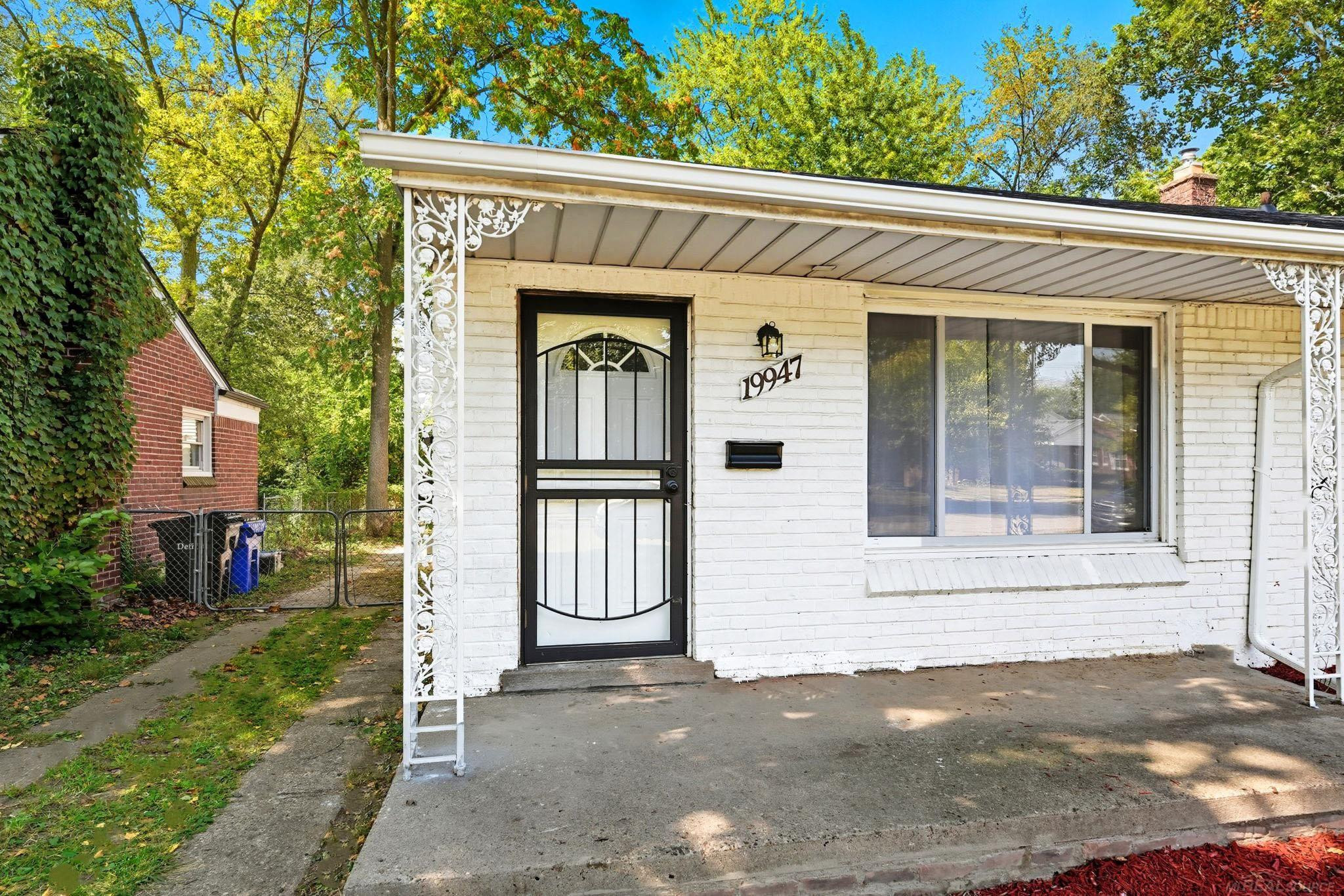 19947 Heyden Street - Photo 3