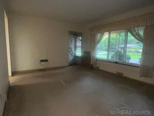 53039 Dryden Street, Utica, MI 48316 — Photo 5