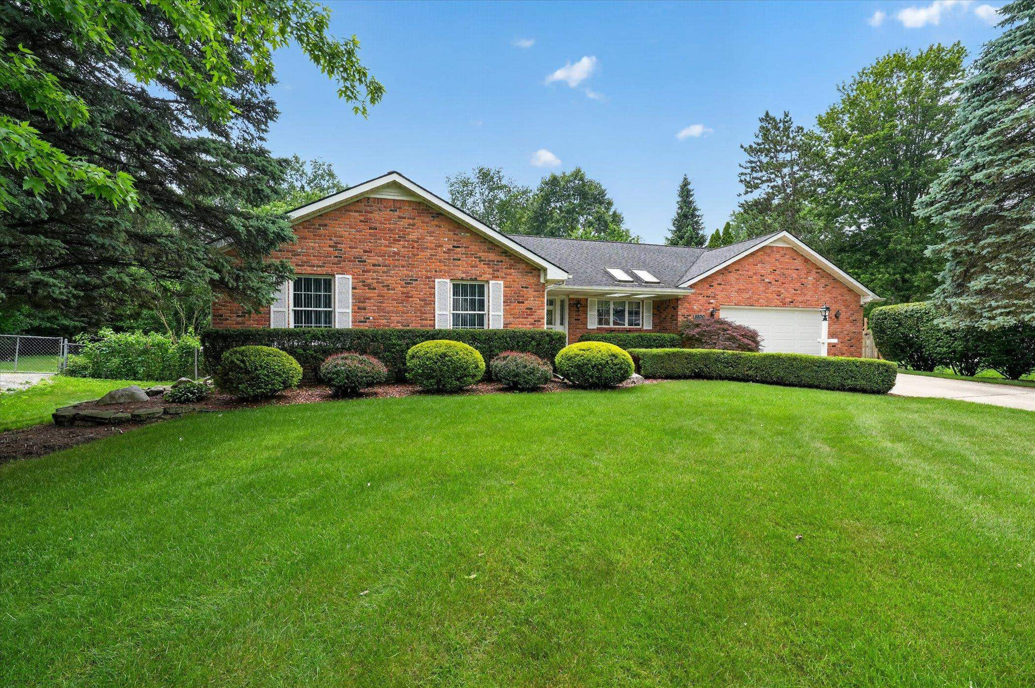 8800 Mary Ann Avenue, Shelby Twp, MI 48317 — front exterior