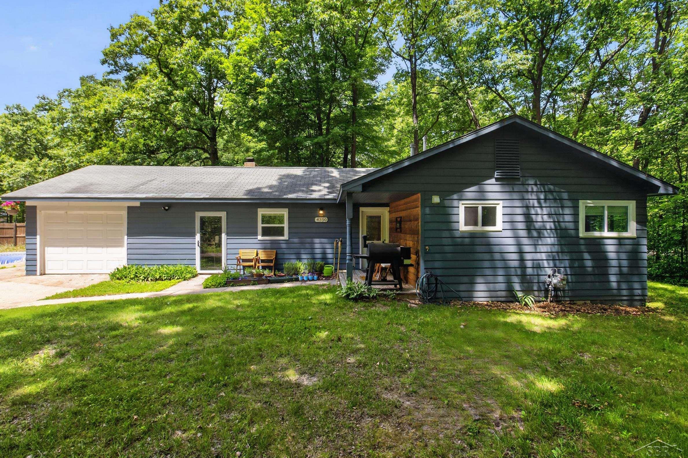 4350 E Arnold Lake Road, Harrison, MI 48625