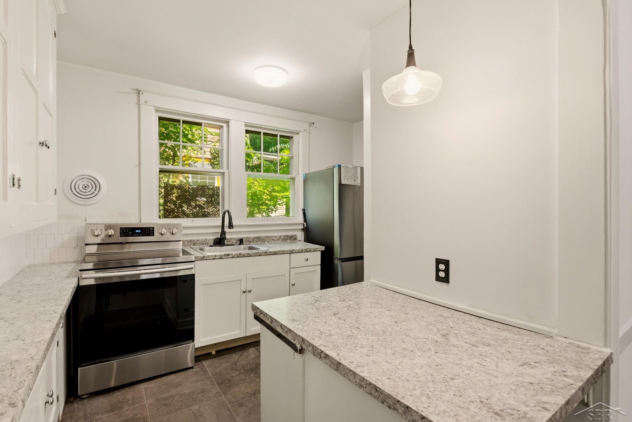 614 Madison Street, Saginaw, MI 48602 — Photo 17