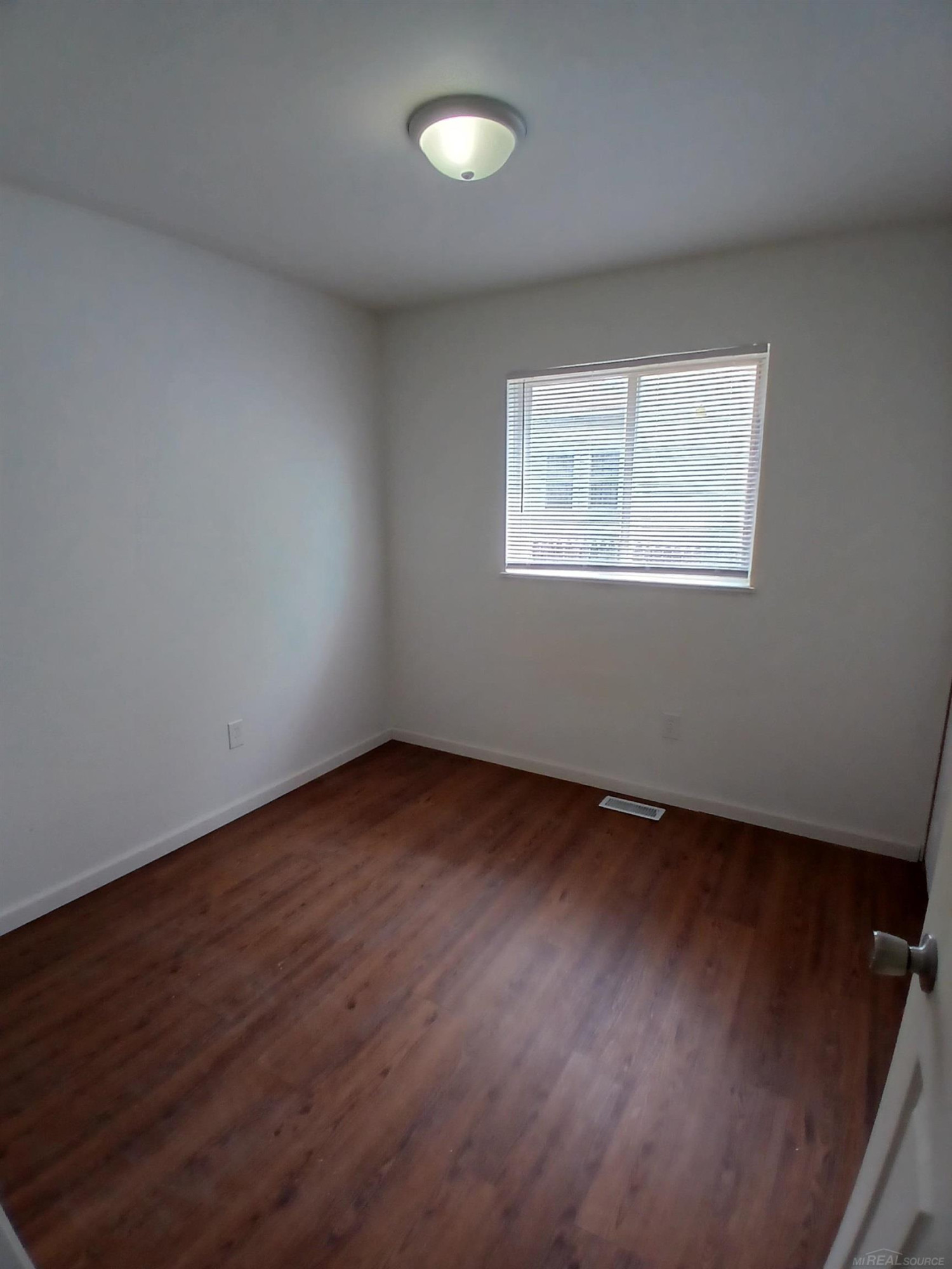 7559 Paige Avenue, Warren, MI 48091 — Photo 8