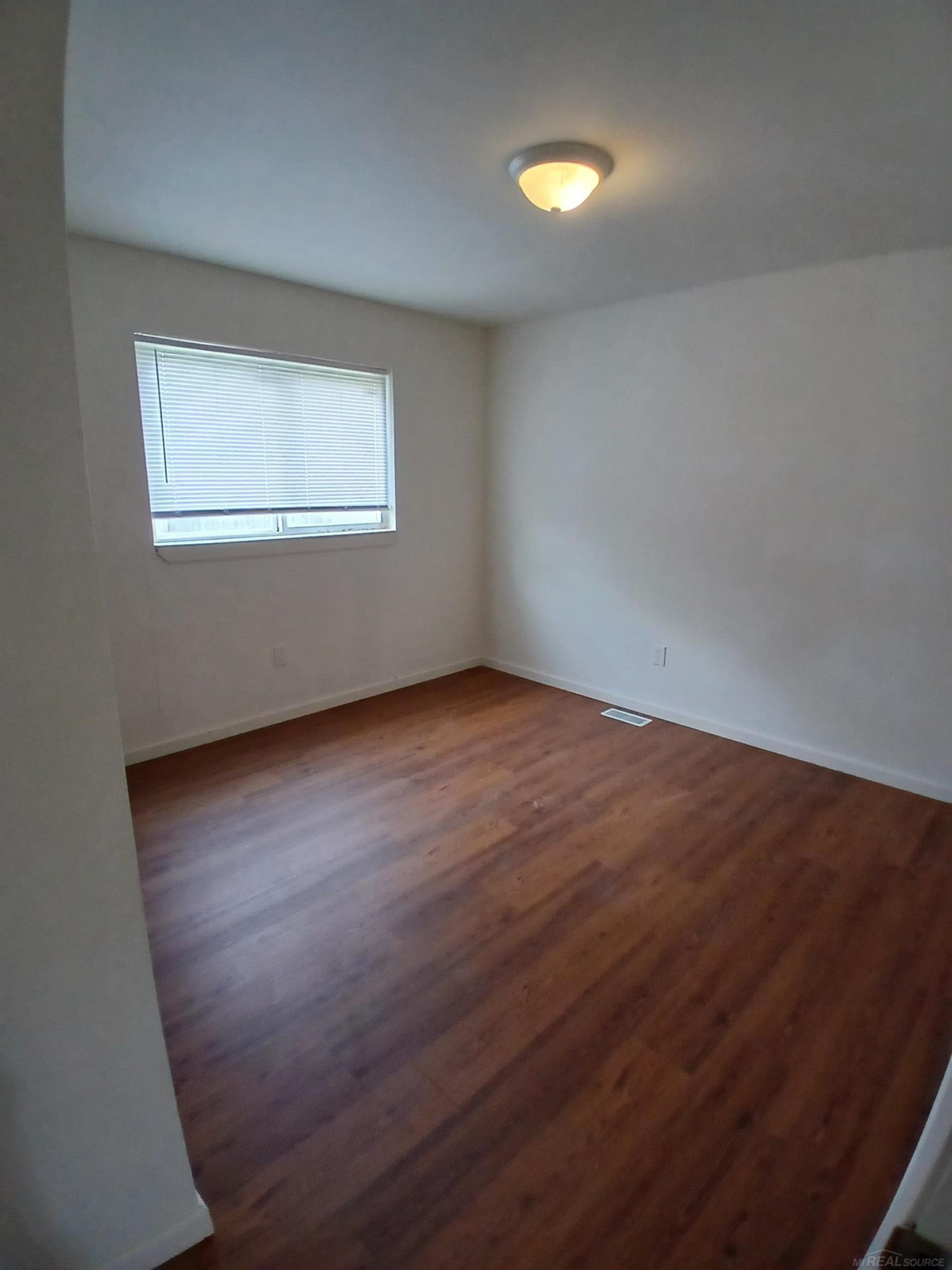 7559 Paige Avenue, Warren, MI 48091 — Photo 9