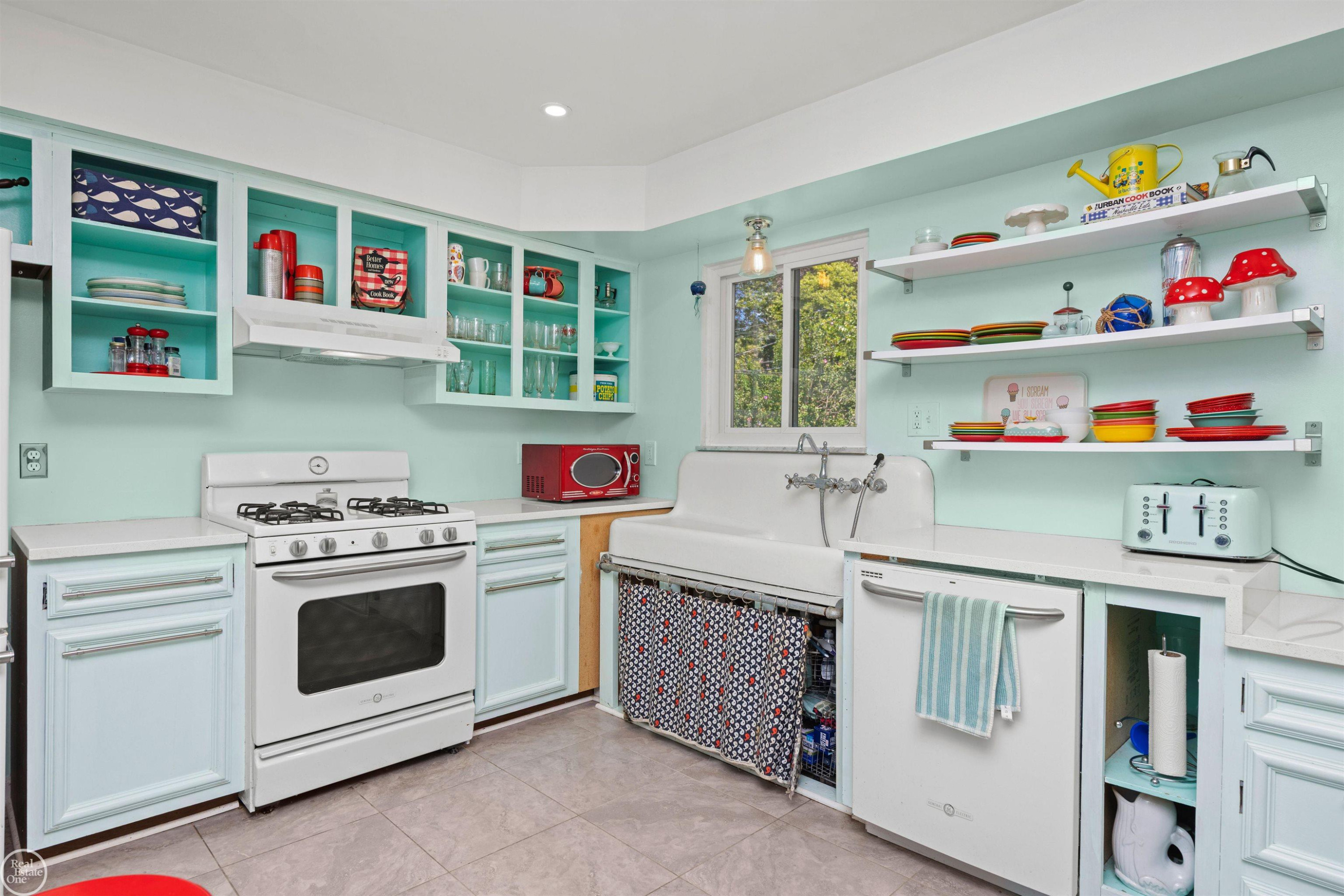 45510 Louise Court, Utica, MI 48317 — Photo 11