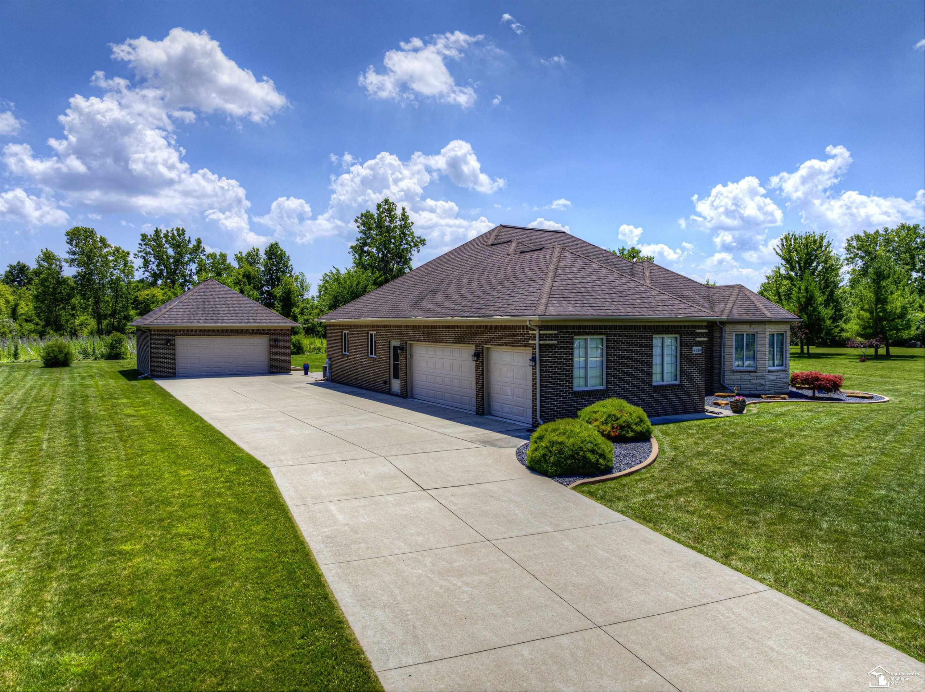 9539 Lazy Oak Drive, Carleton, MI 48117 — Photo 6