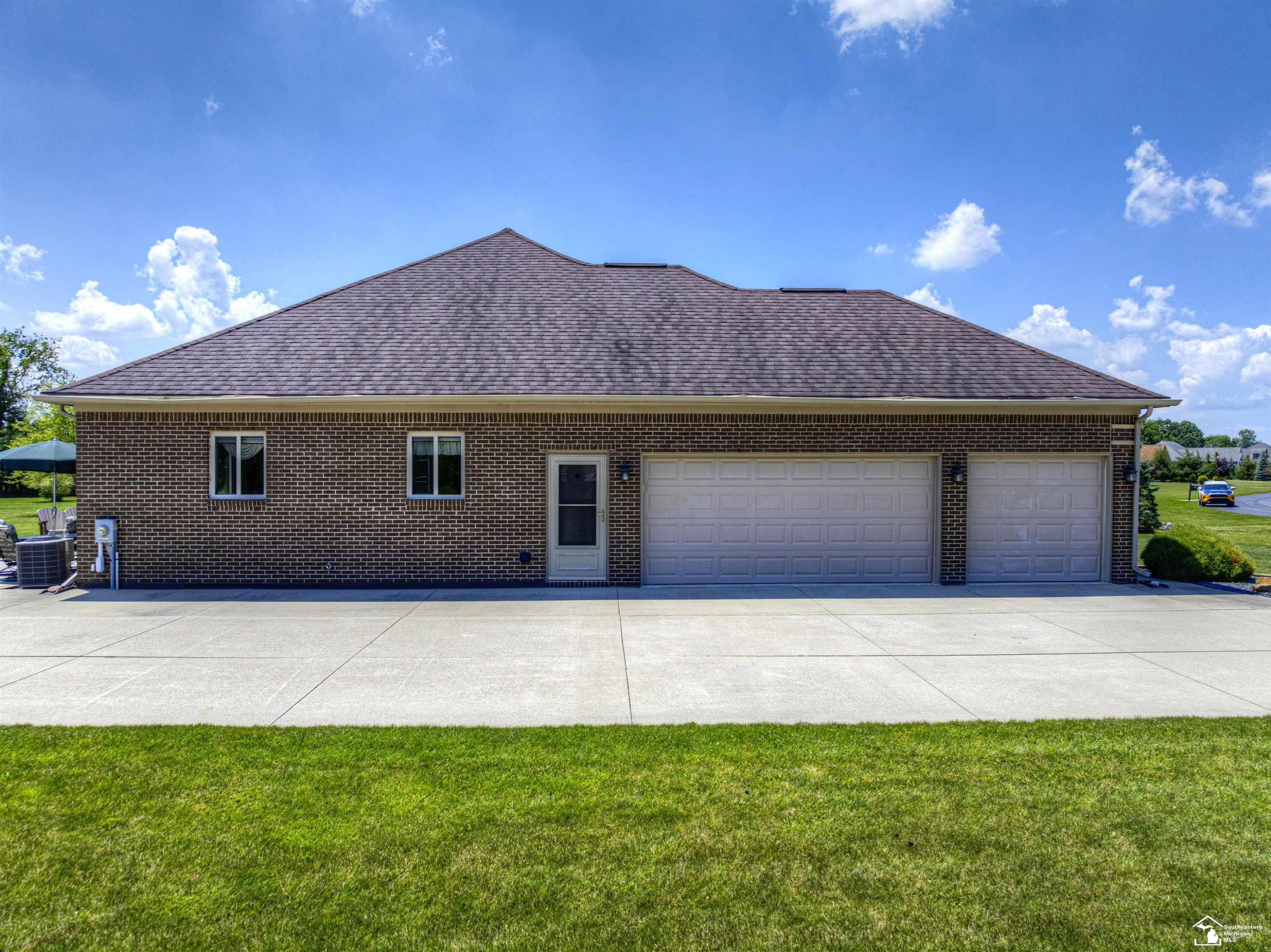 9539 Lazy Oak Drive, Carleton, MI 48117 — Photo 7