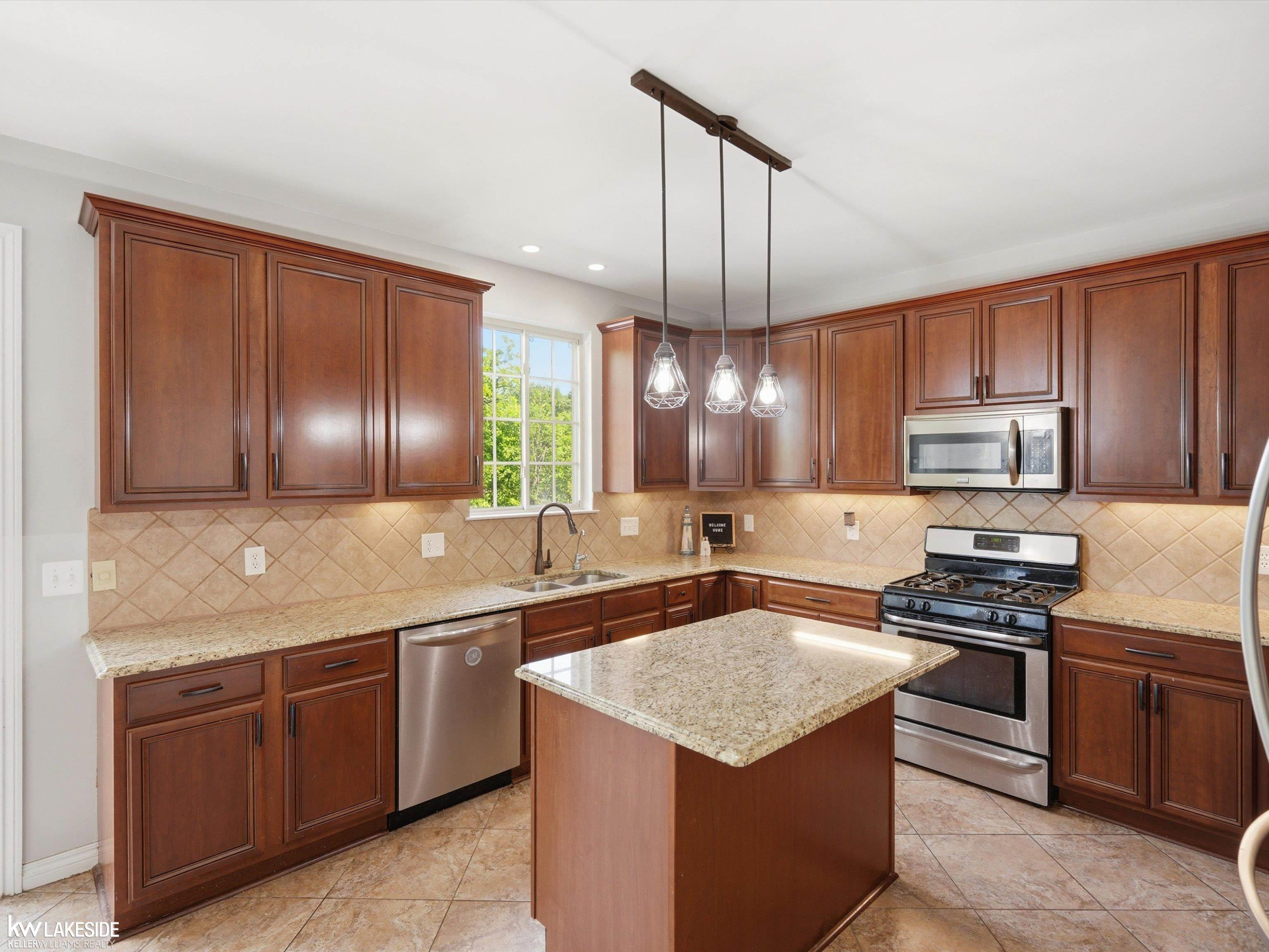 25346 Stanley Lane, South Lyon, MI 48178 — Photo 11