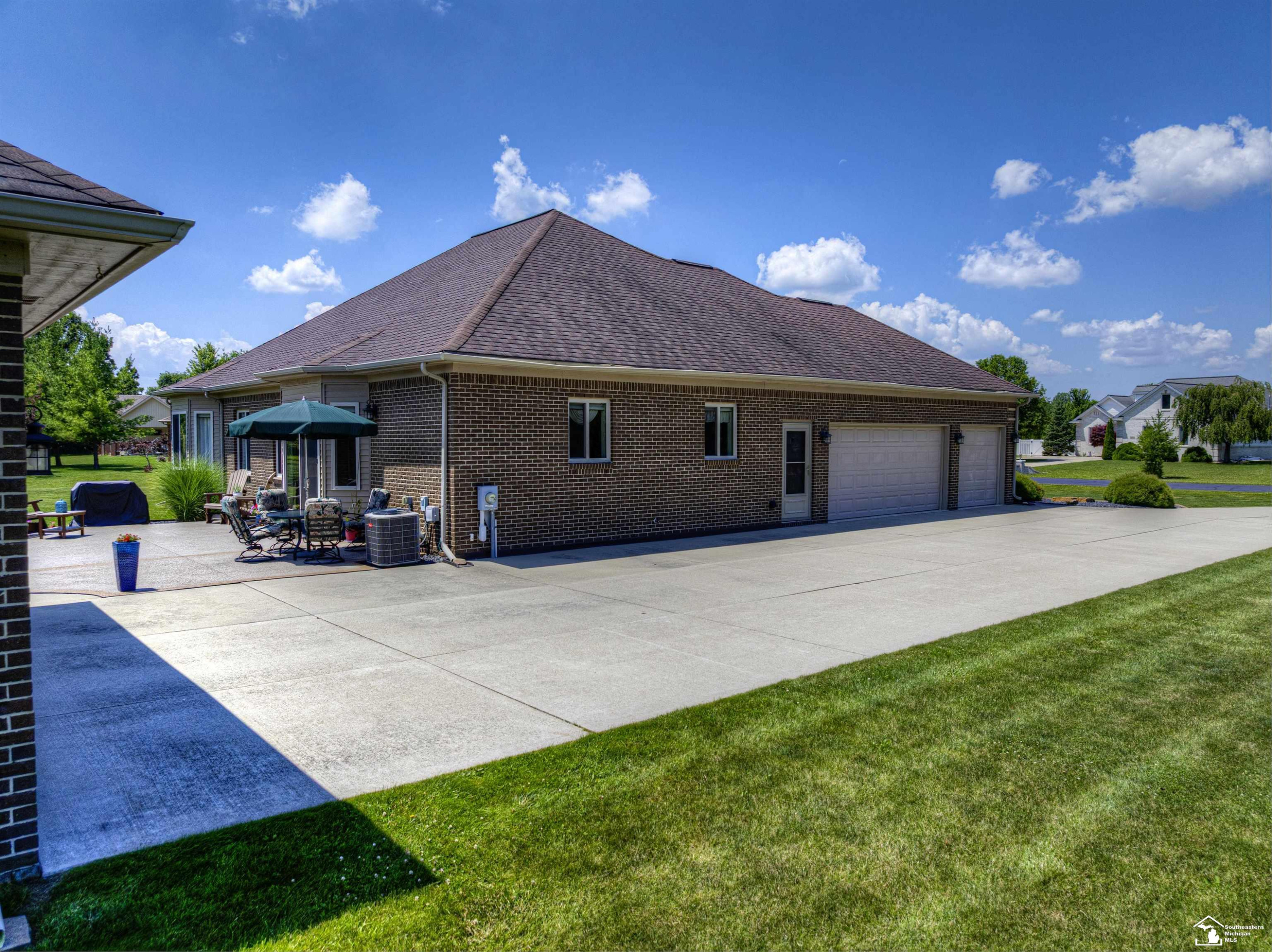 9539 Lazy Oak Drive, Carleton, MI 48117 — Photo 29