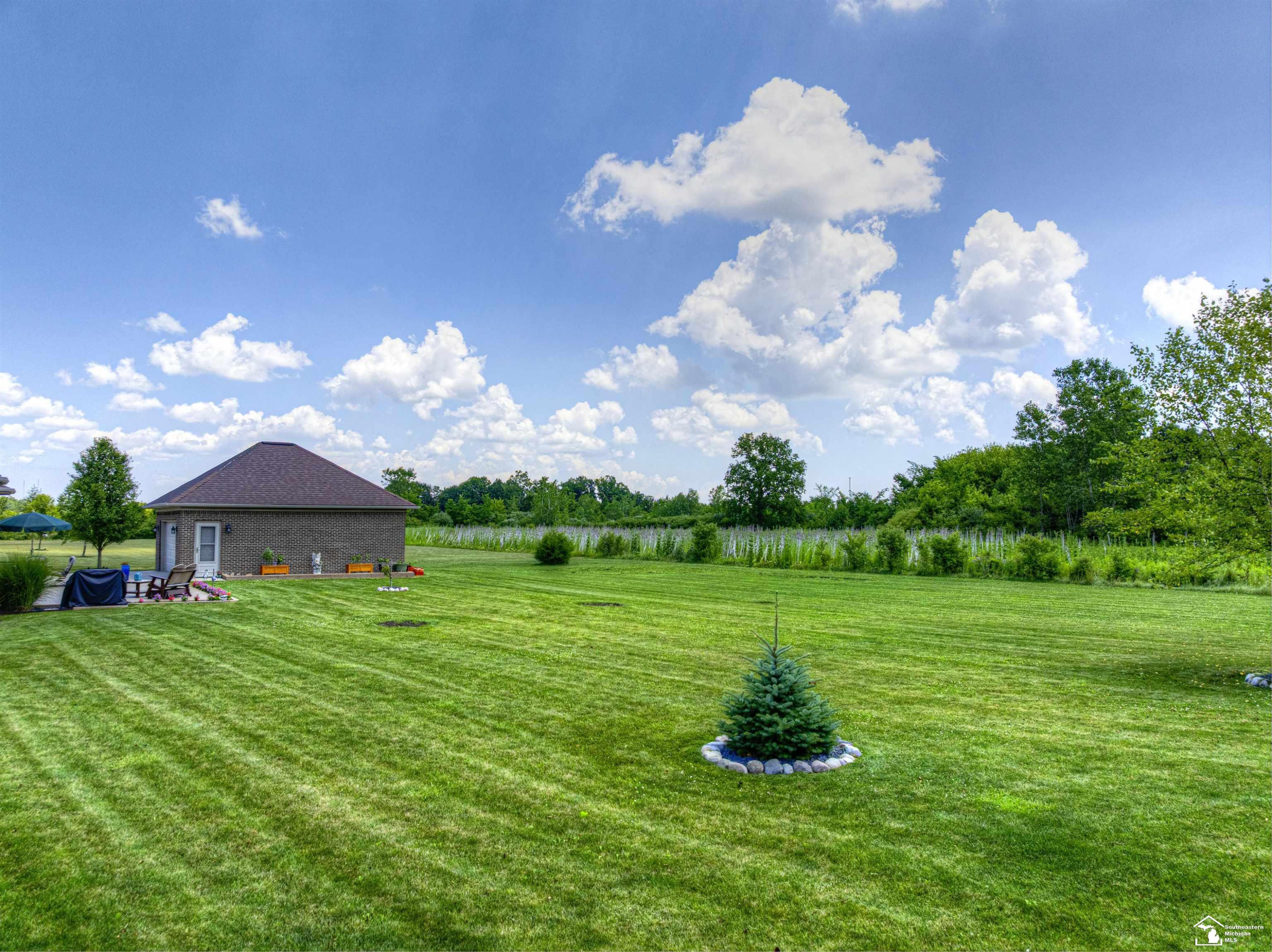 9539 Lazy Oak Drive, Carleton, MI 48117 — Photo 43