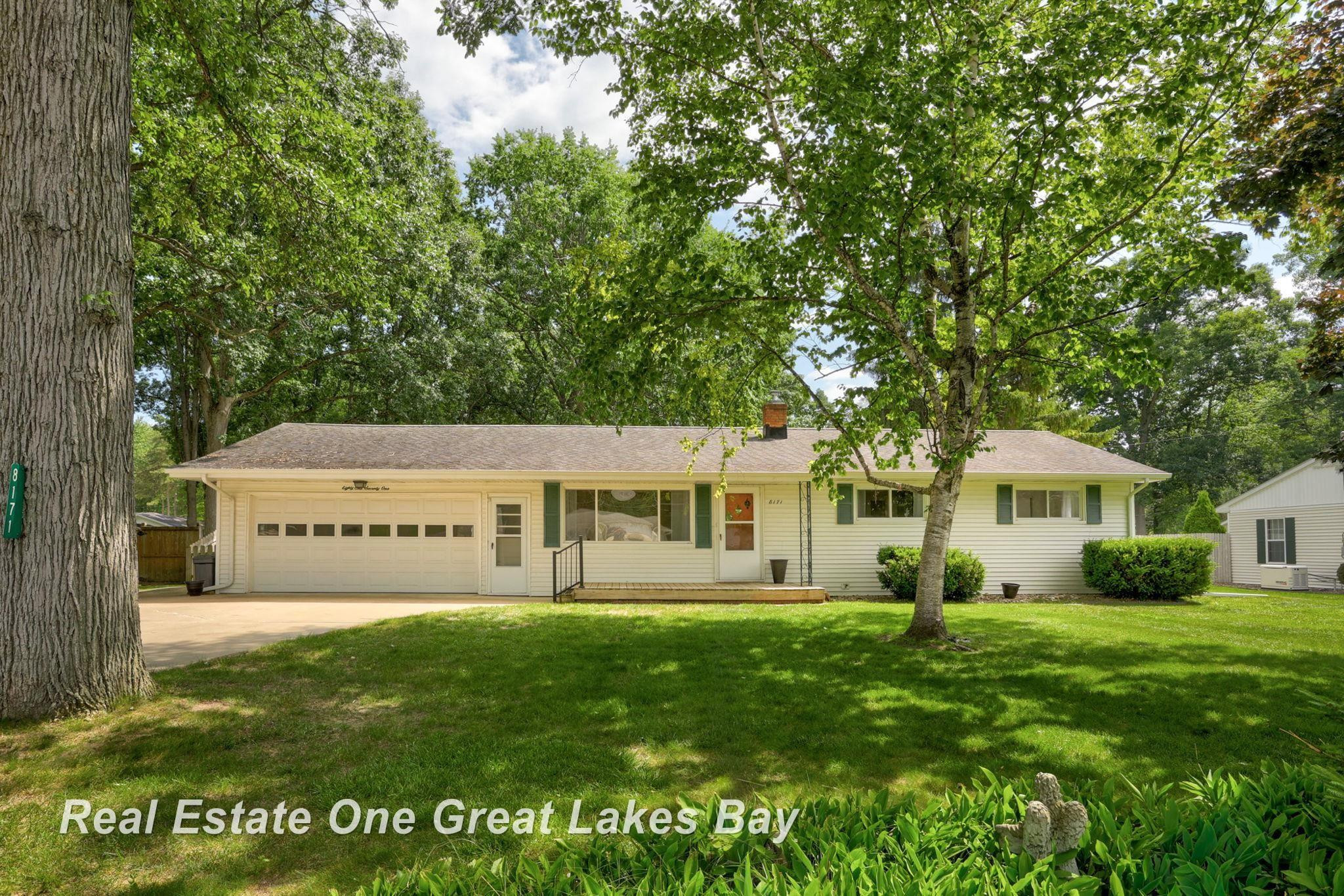 8171 Geddes Road, Saginaw, MI 48609 — front exterior