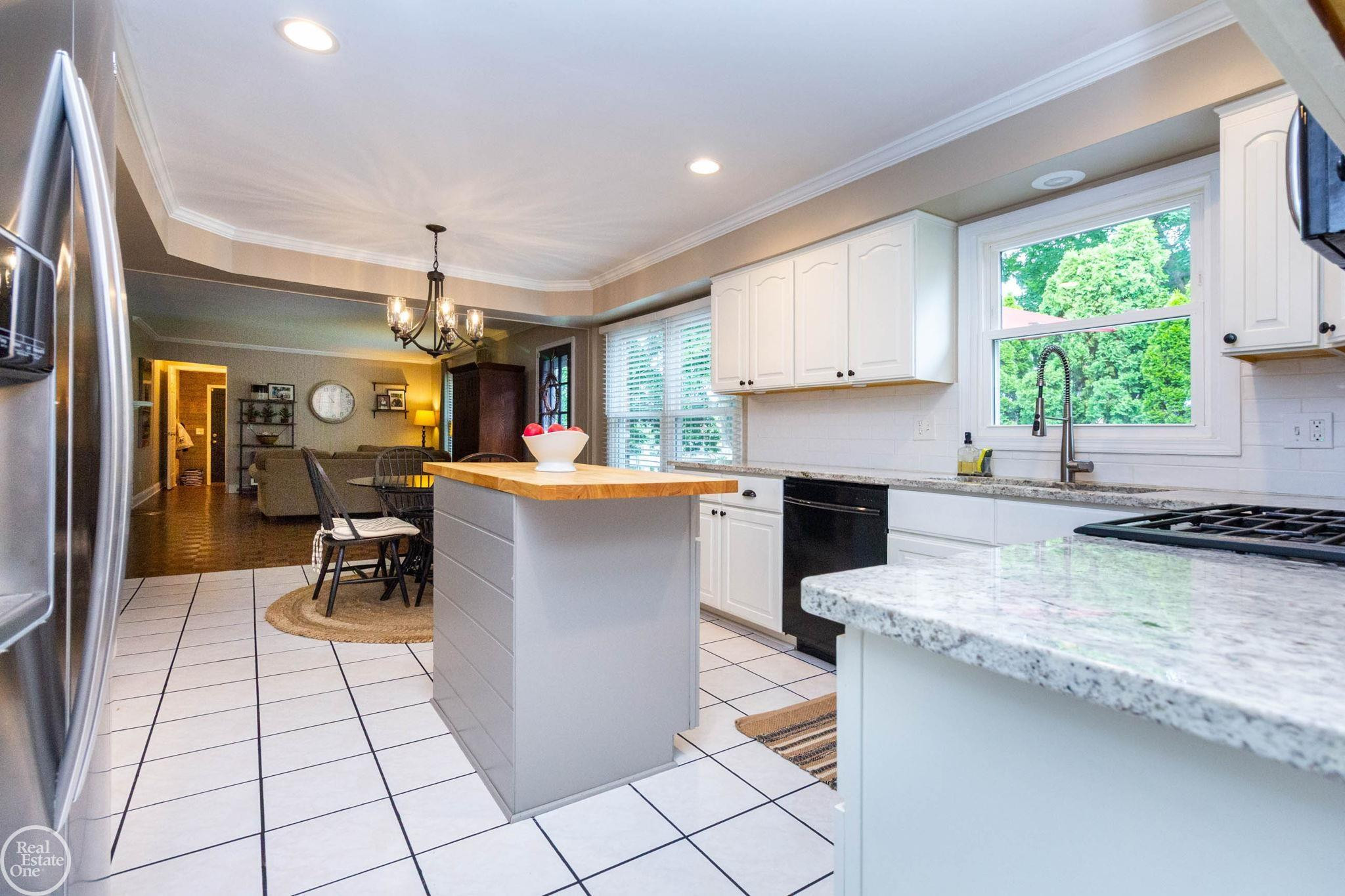 52203 Belle Arbor Drive, Shelby Twp, MI 48316 — Photo 14
