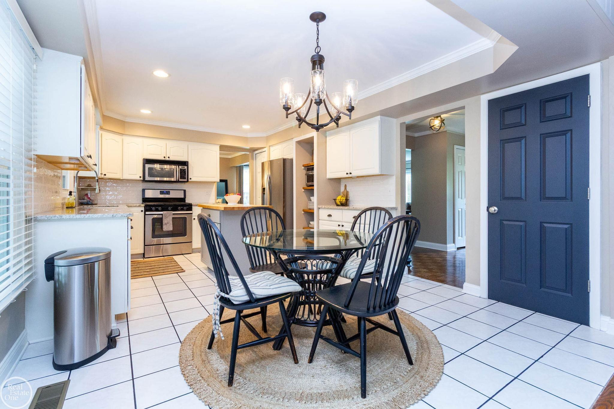 52203 Belle Arbor Drive, Shelby Twp, MI 48316 — Photo 16