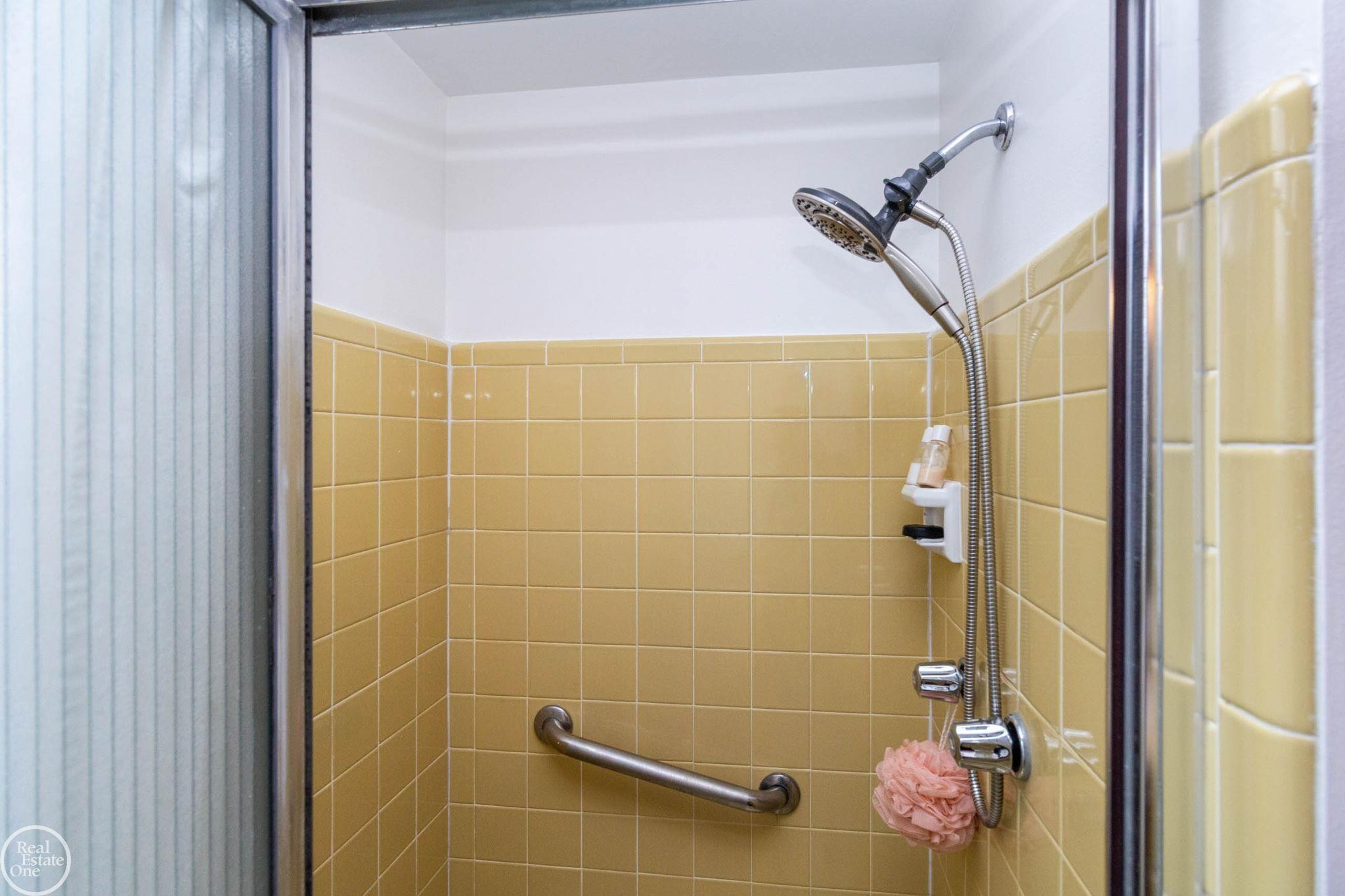 52203 Belle Arbor Drive, Shelby Twp, MI 48316 — Photo 30
