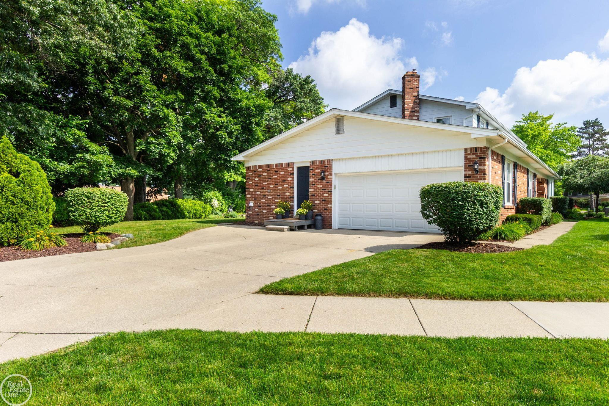 52203 Belle Arbor Drive, Shelby Twp, MI 48316 — Photo 46