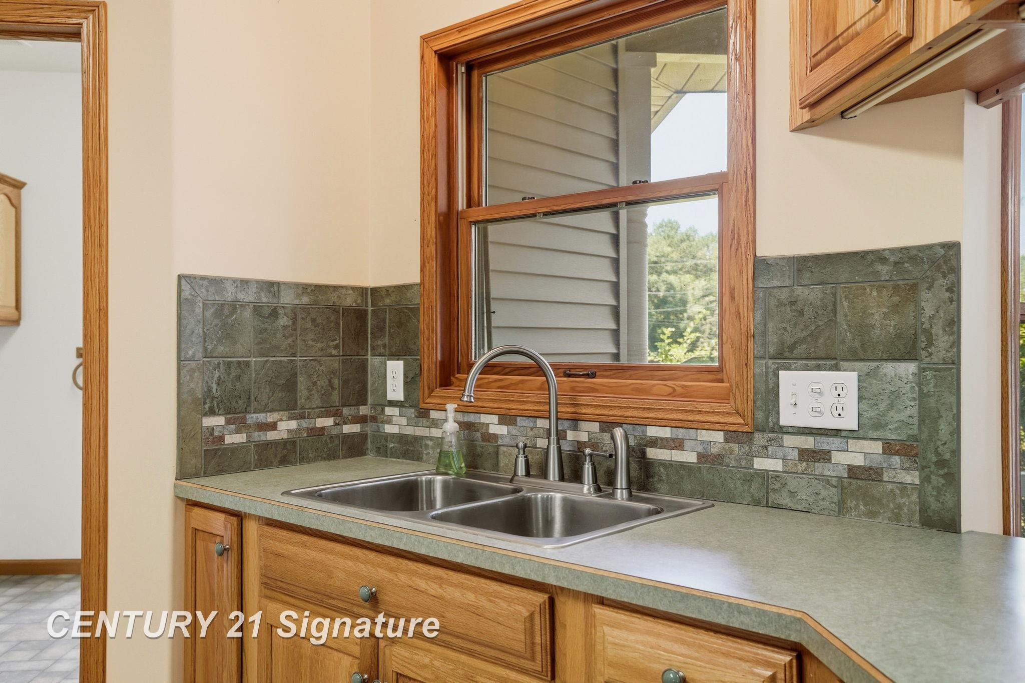 8605 Dixie Highway, Birch Run, MI 48415 — Photo 17